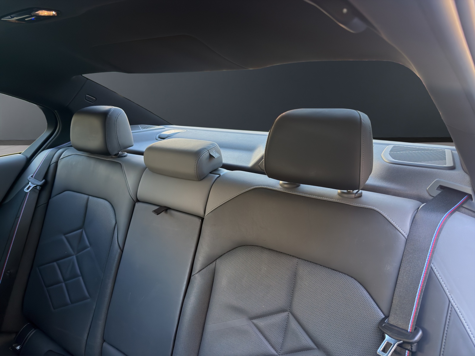 BMW i5 M60 xDrive-image-11
