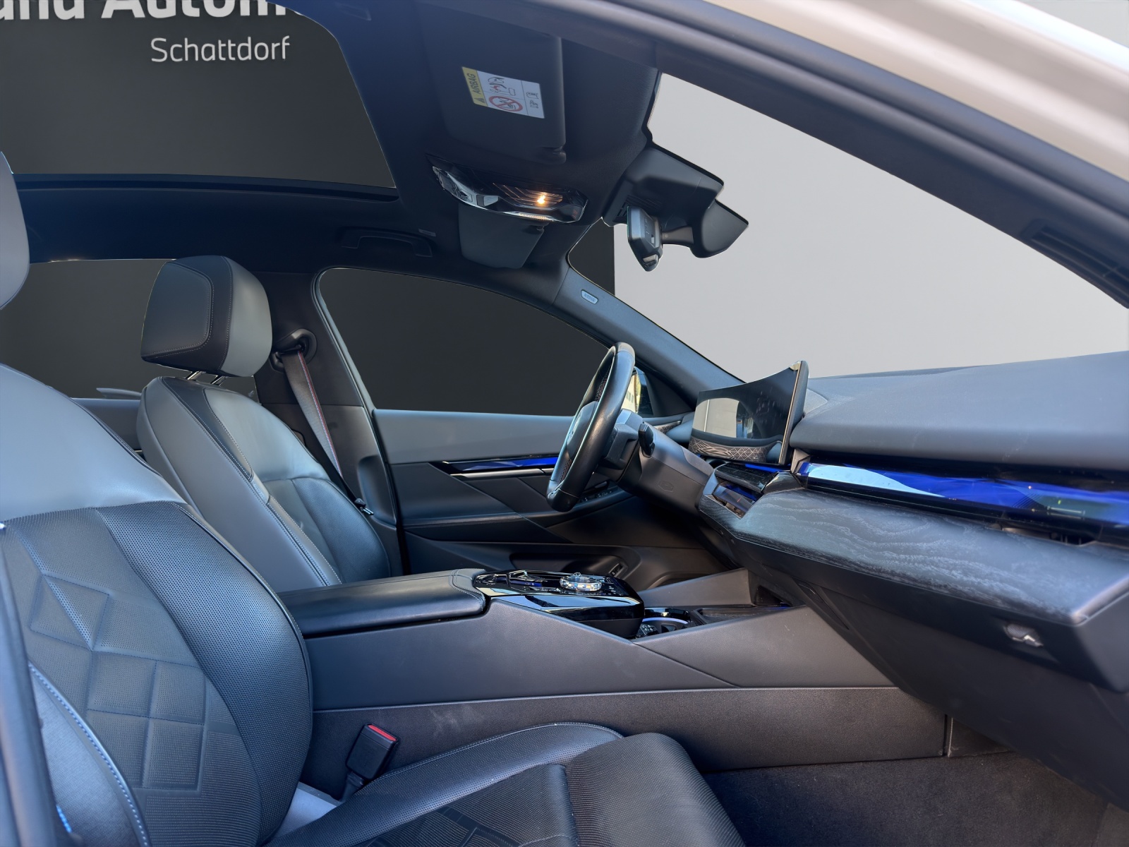 BMW i5 M60 xDrive-image-12