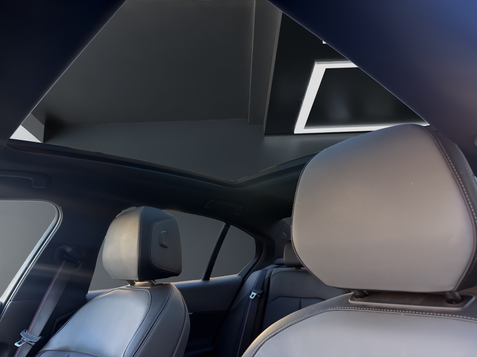BMW i5 M60 xDrive-image-9