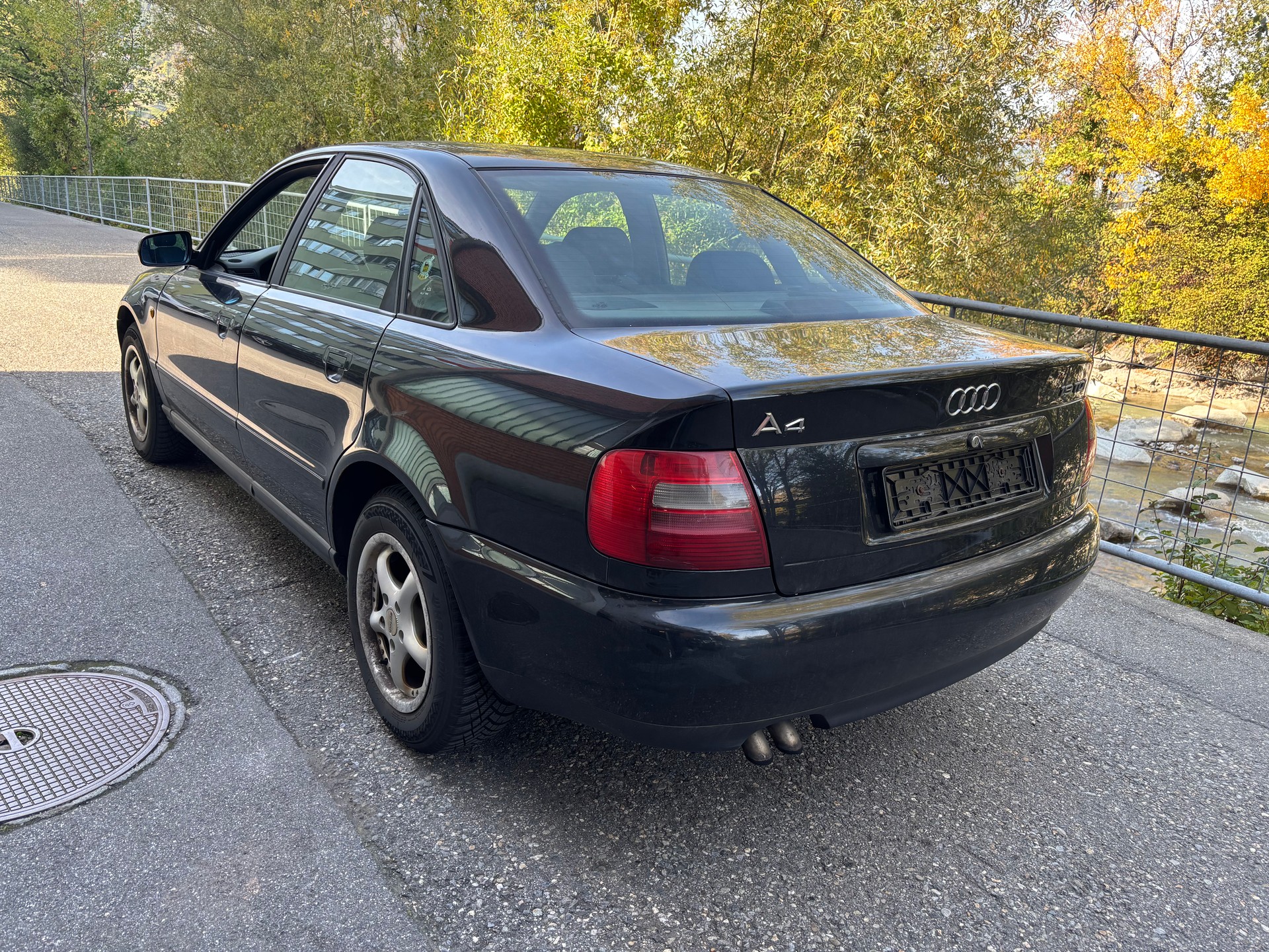 AUDI A4 1.9 TDI Ambiente-showroom-element-1