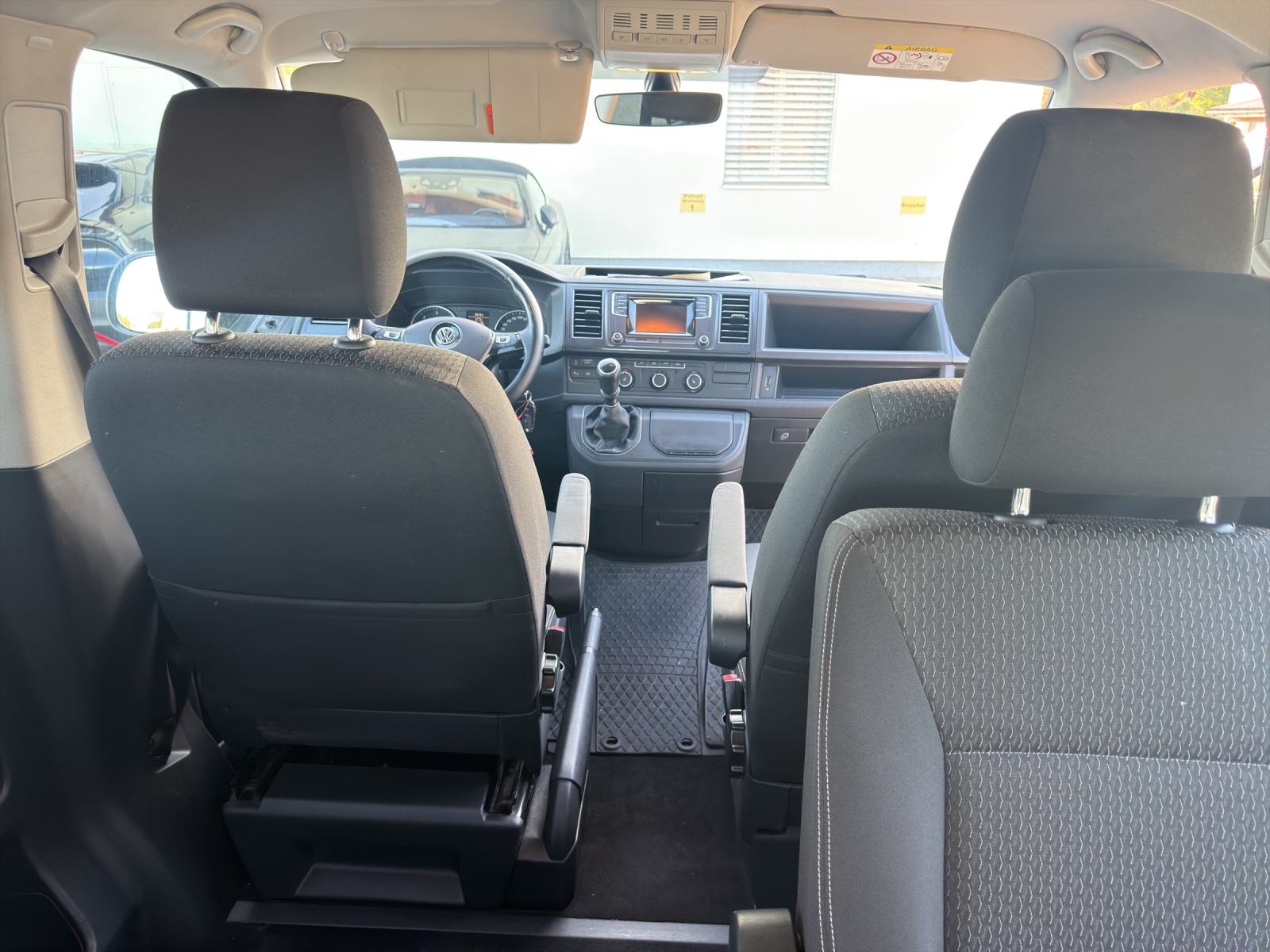 VW T6 Multivan 2.0 TDI Trendline-image-10