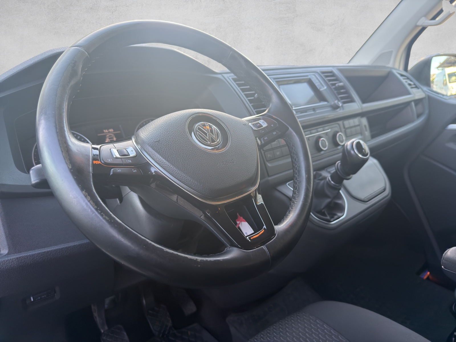 VW T6 Multivan 2.0 TDI Trendline-image-9