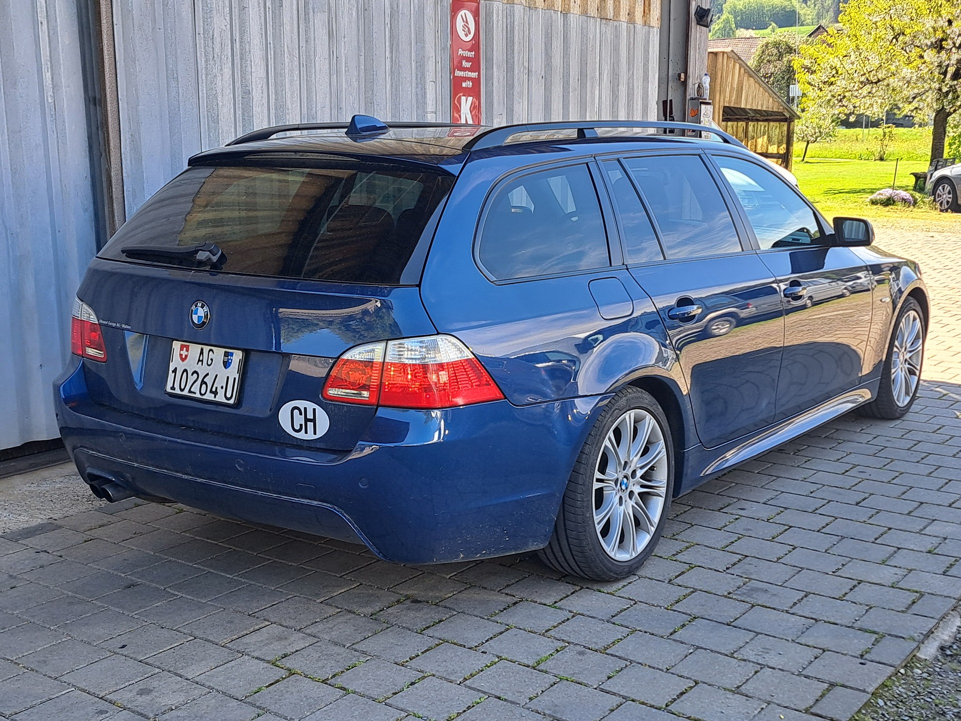BMW 530xd Touring-image-1