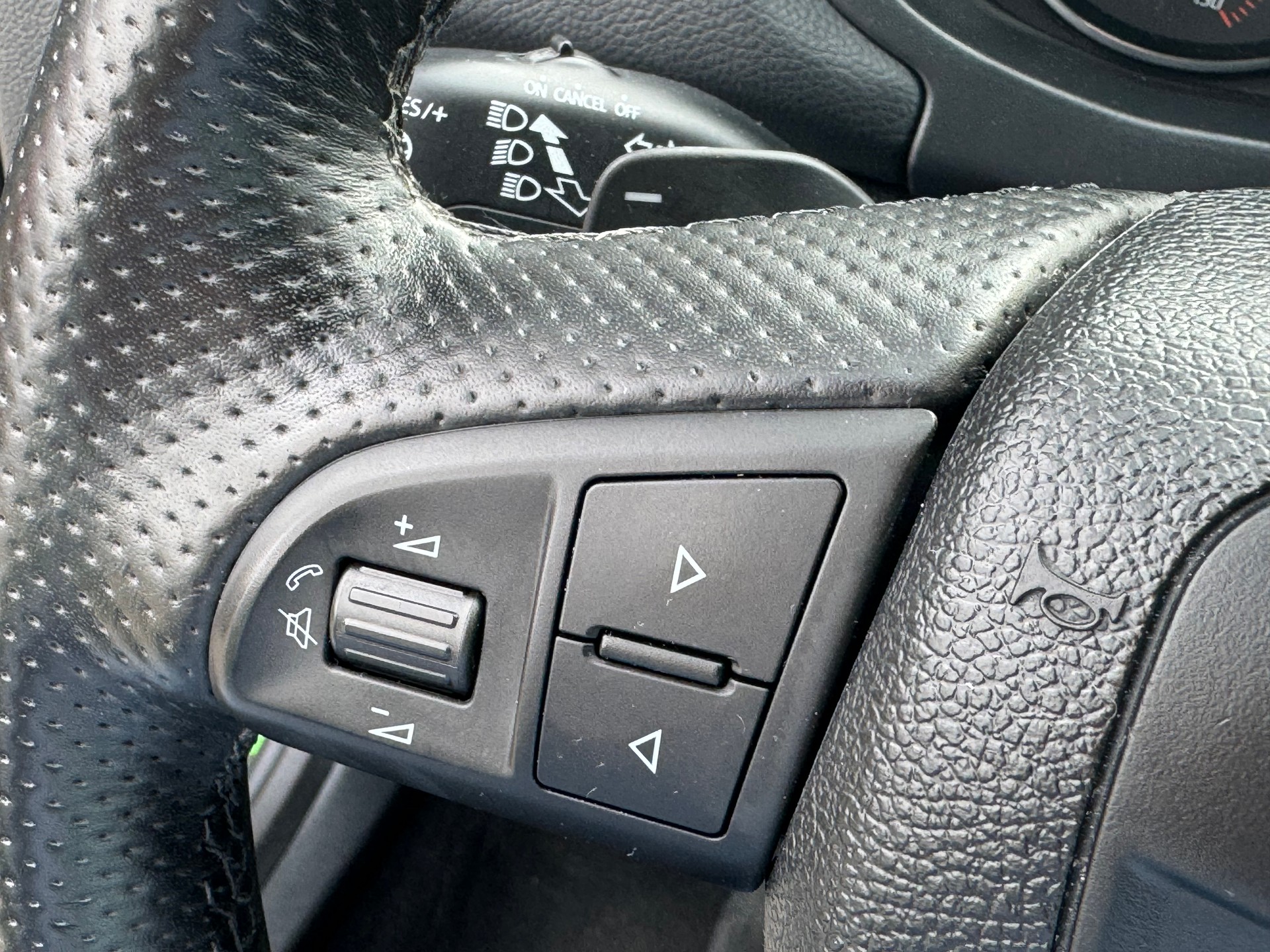 SKODA Fabia 1.4 TSI RS Edition S2000 DSG-image-12