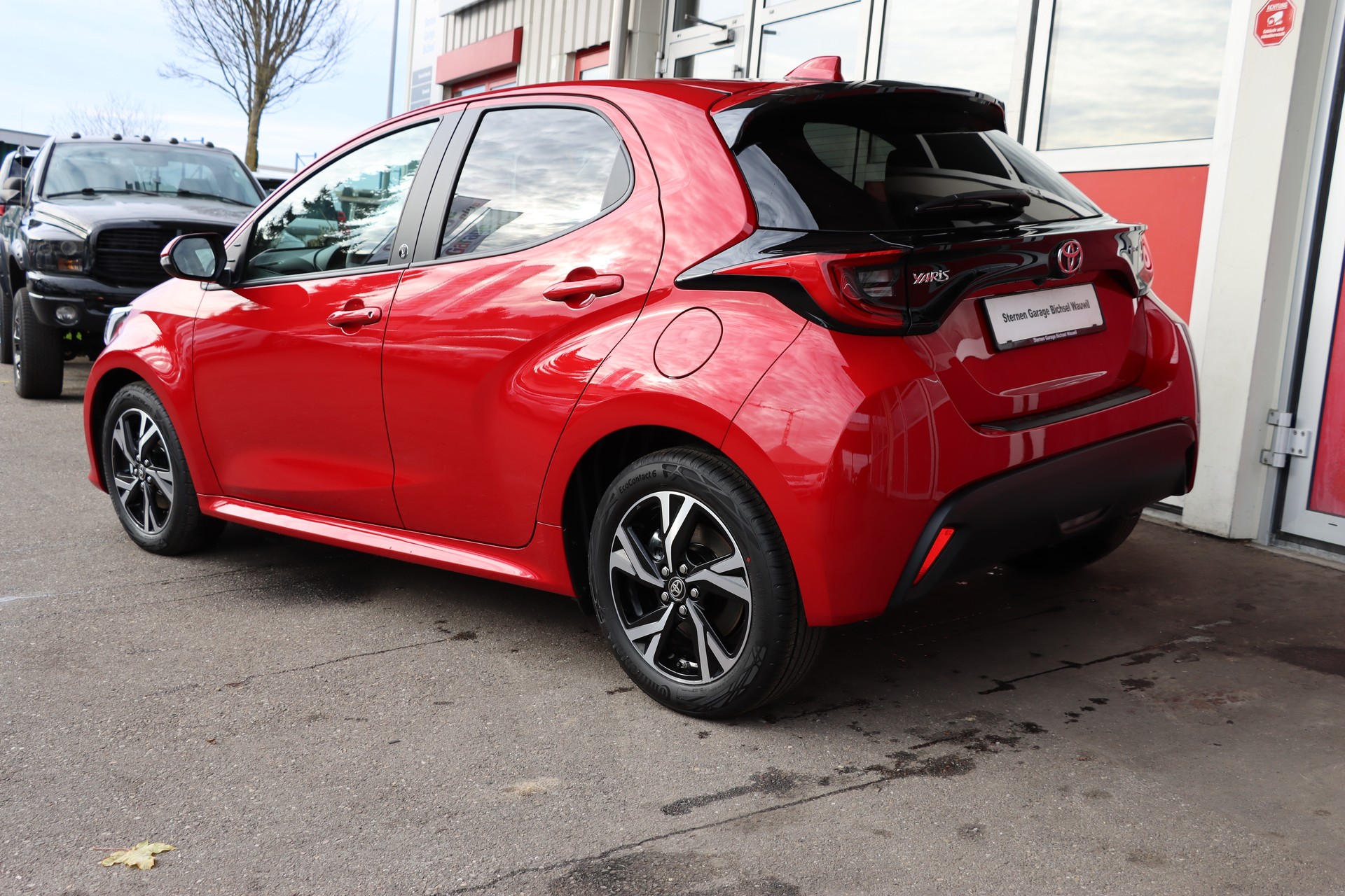 TOYOTA Yaris 1.5 Trend e-CVT-image-6