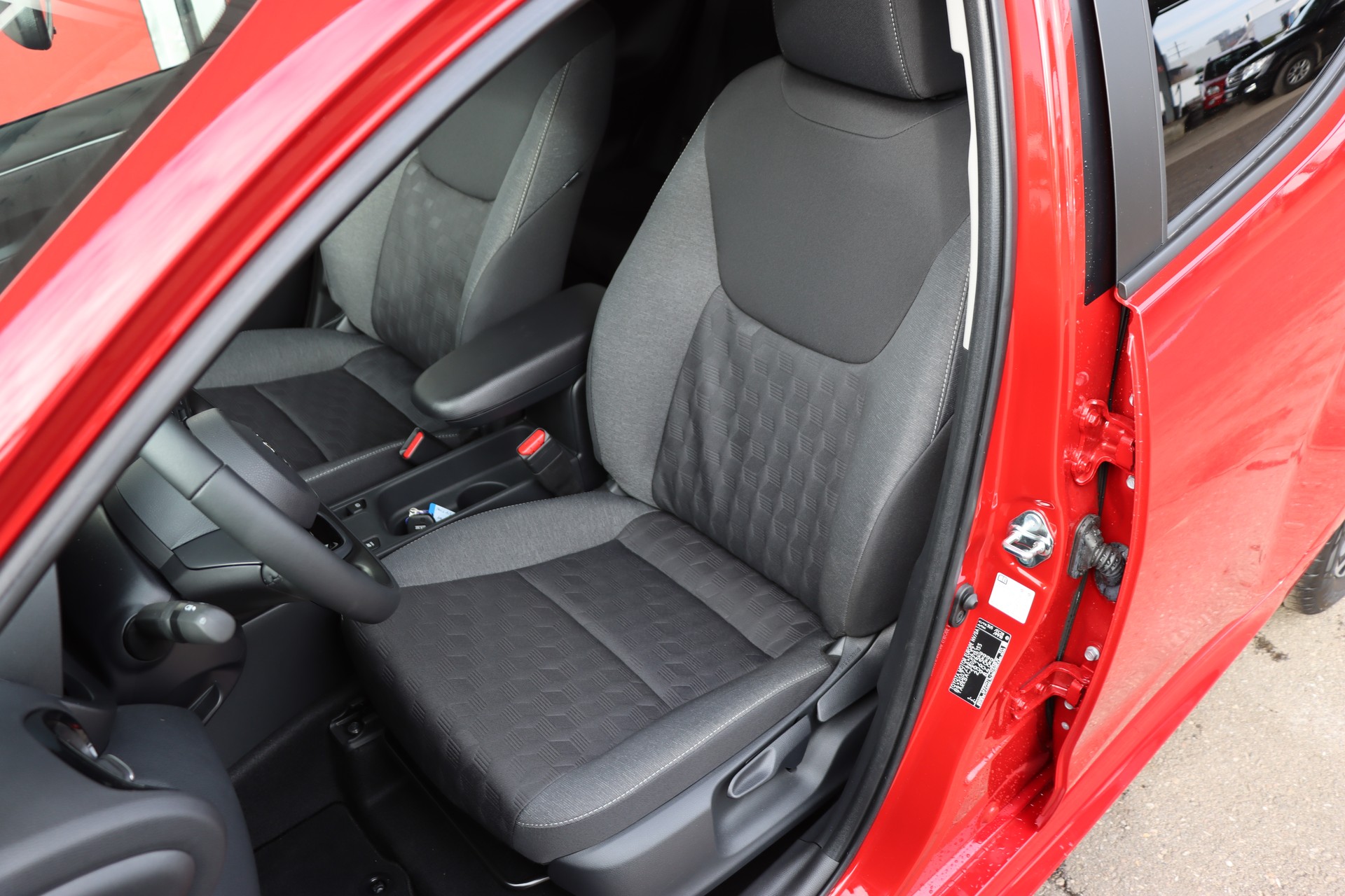 TOYOTA Yaris 1.5 Trend e-CVT-image-12