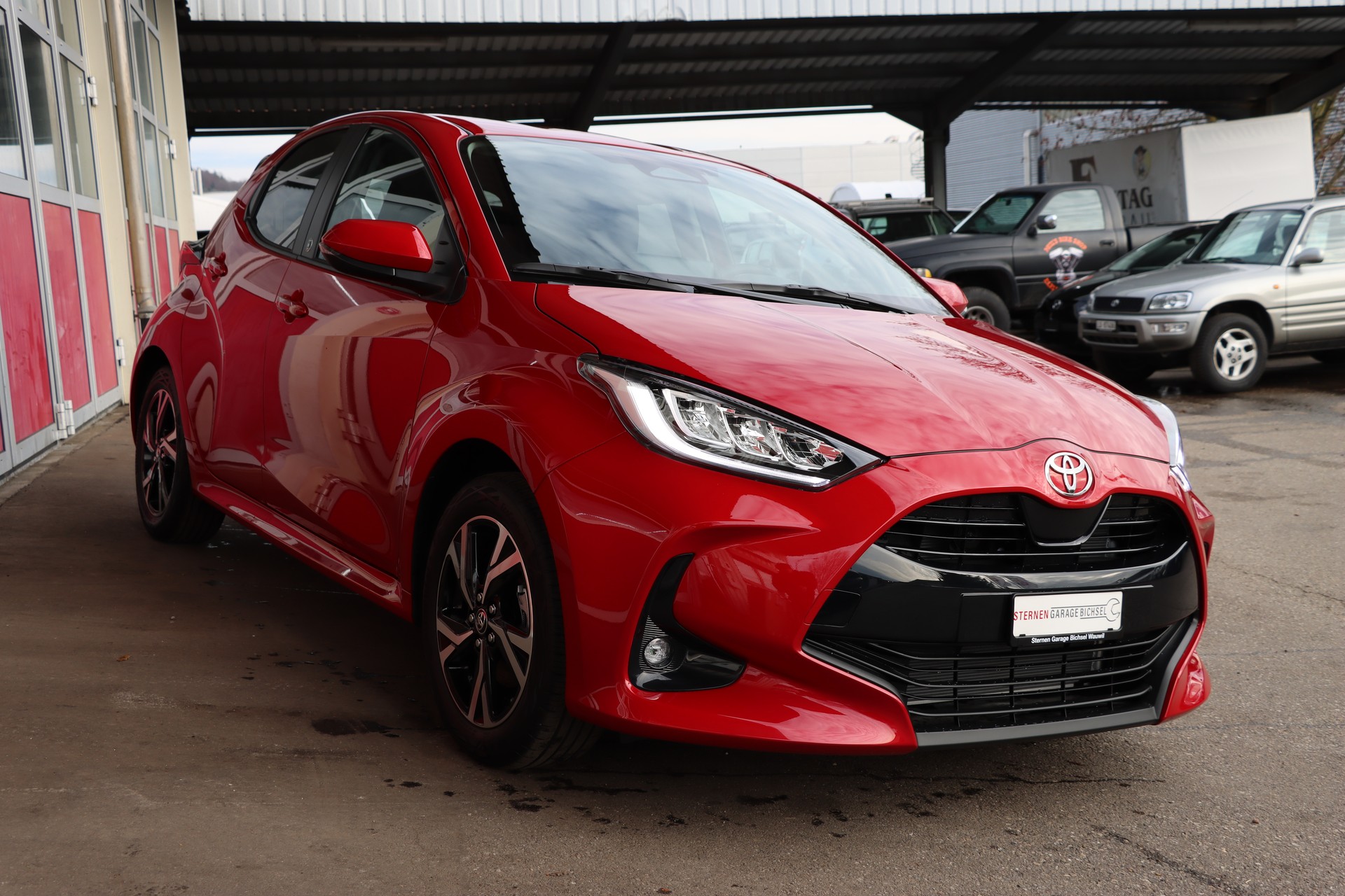 TOYOTA Yaris 1.5 Trend e-CVT-showroom-element-3
