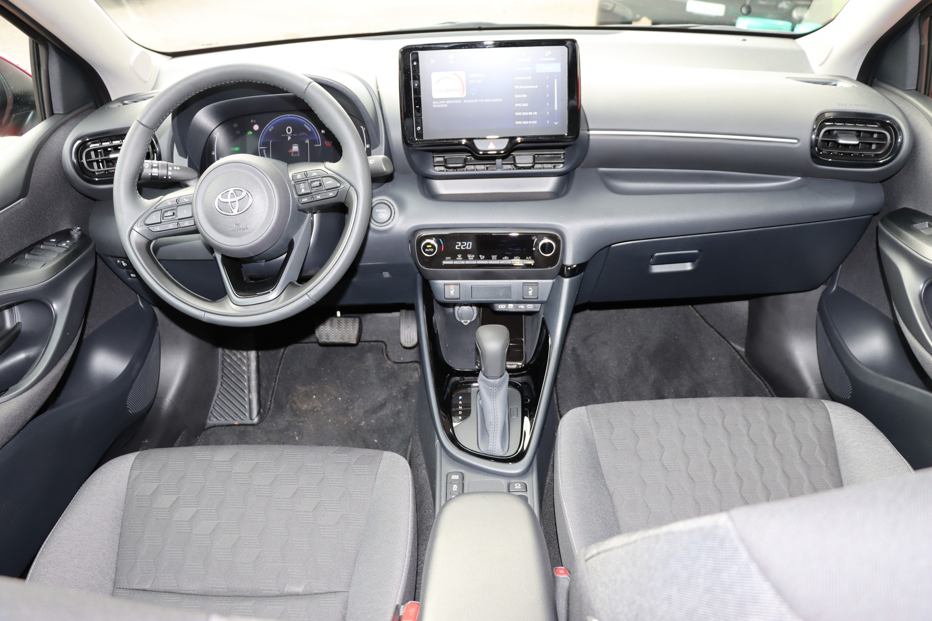 TOYOTA Yaris 1.5 Trend e-CVT-image-10