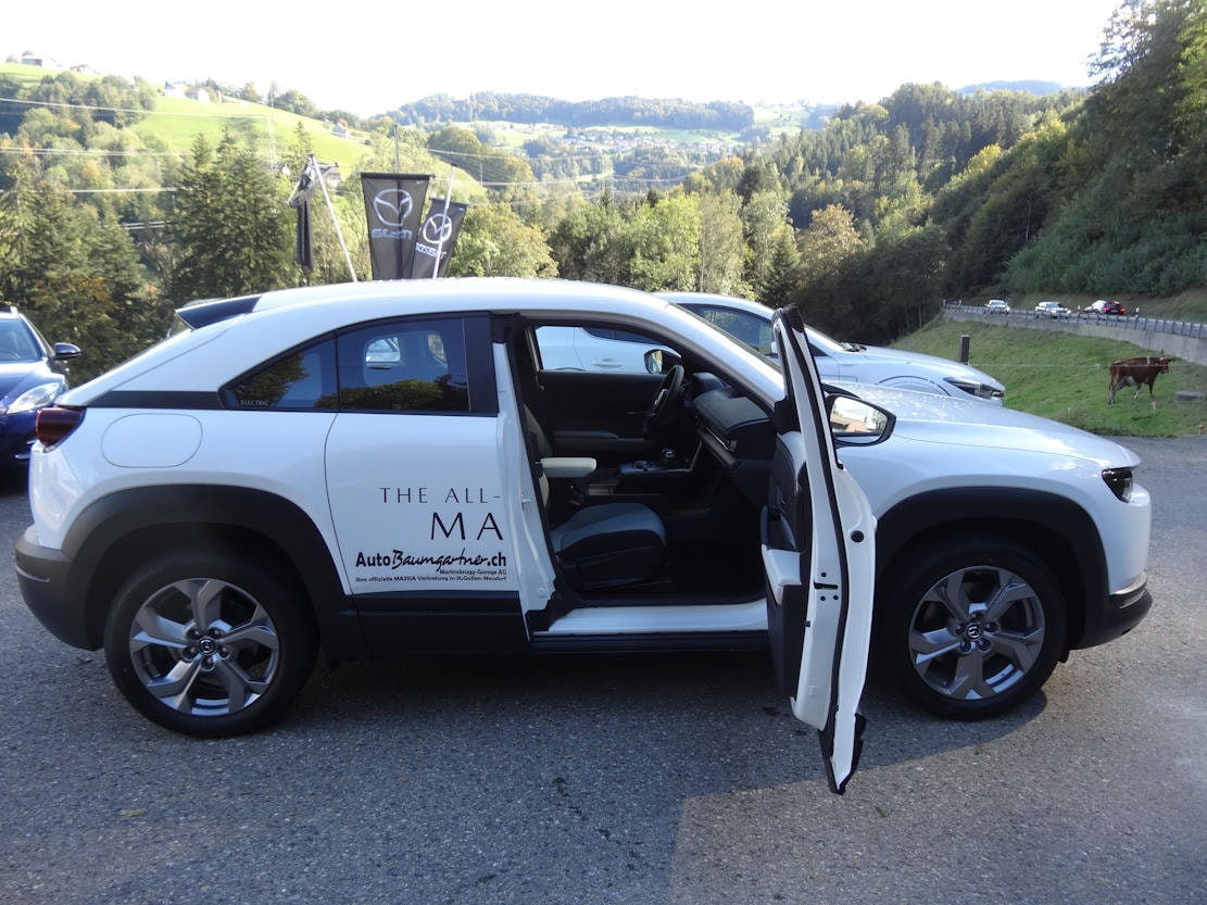 MAZDA MX-30 e-Skyactiv Ambition Plus-image-3