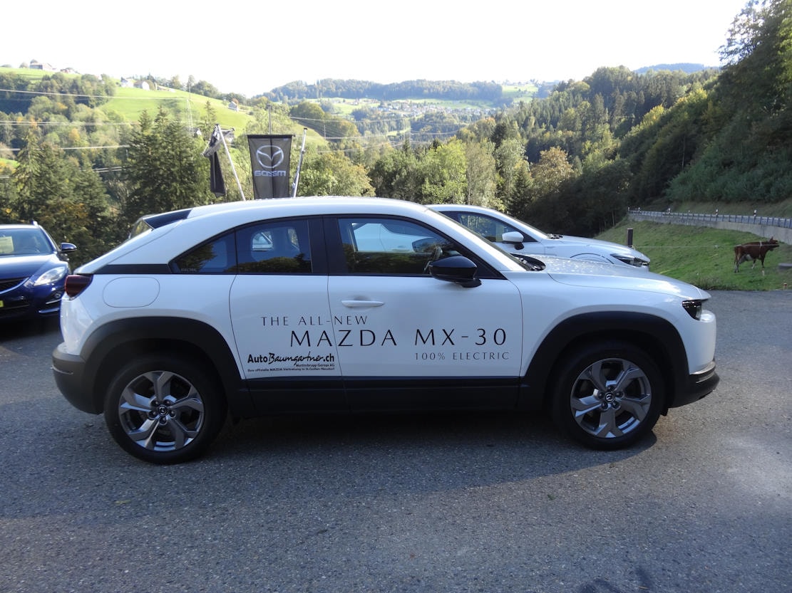 MAZDA MX-30 e-Skyactiv Ambition Plus-image-2