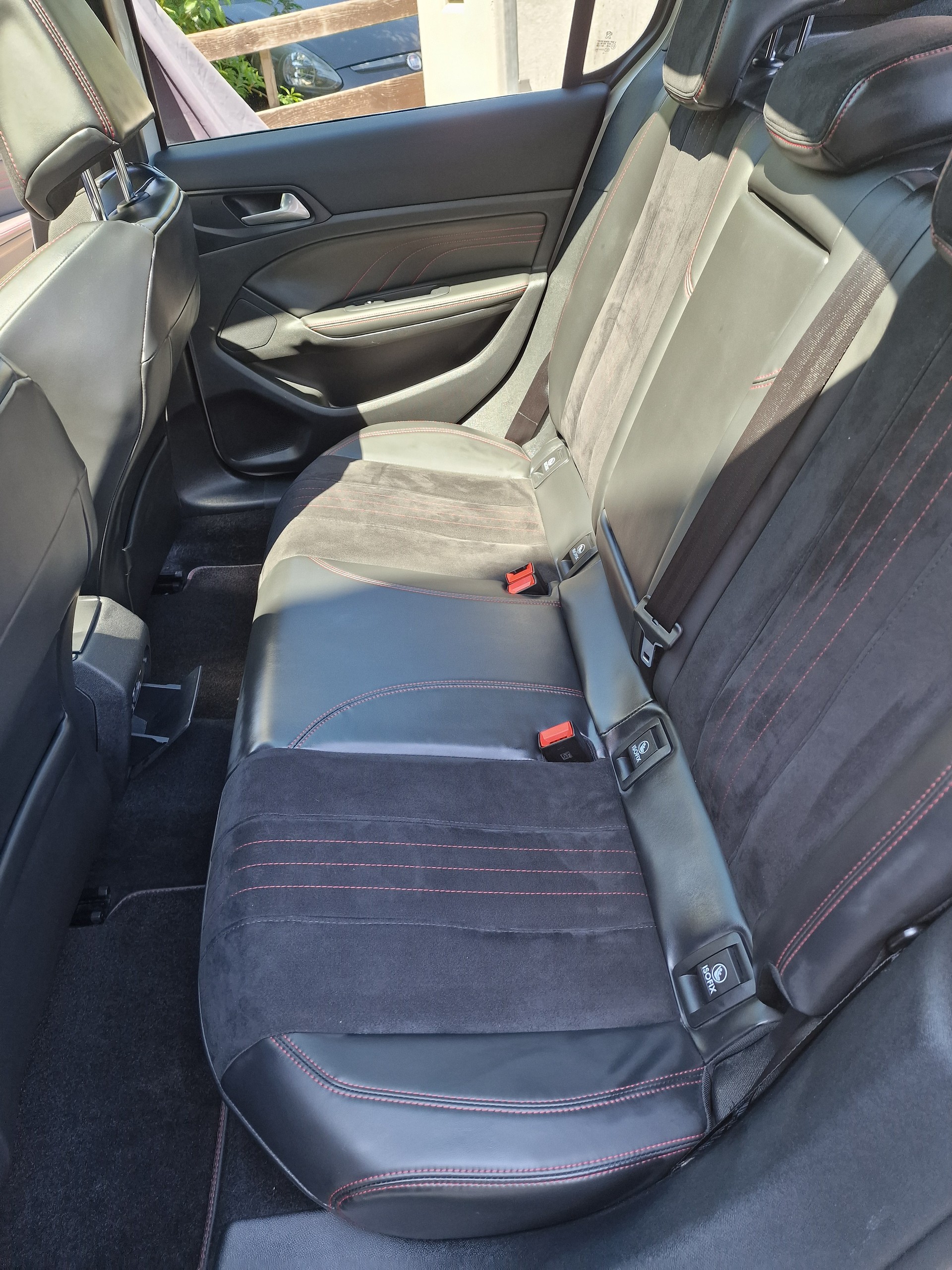 PEUGEOT 308 1.6 GTi-image-6