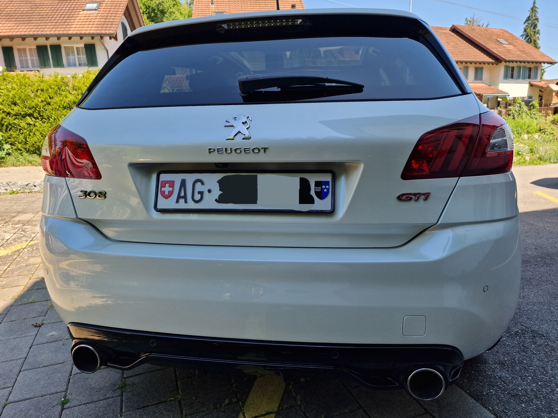 PEUGEOT 308 1.6 GTi-image-2