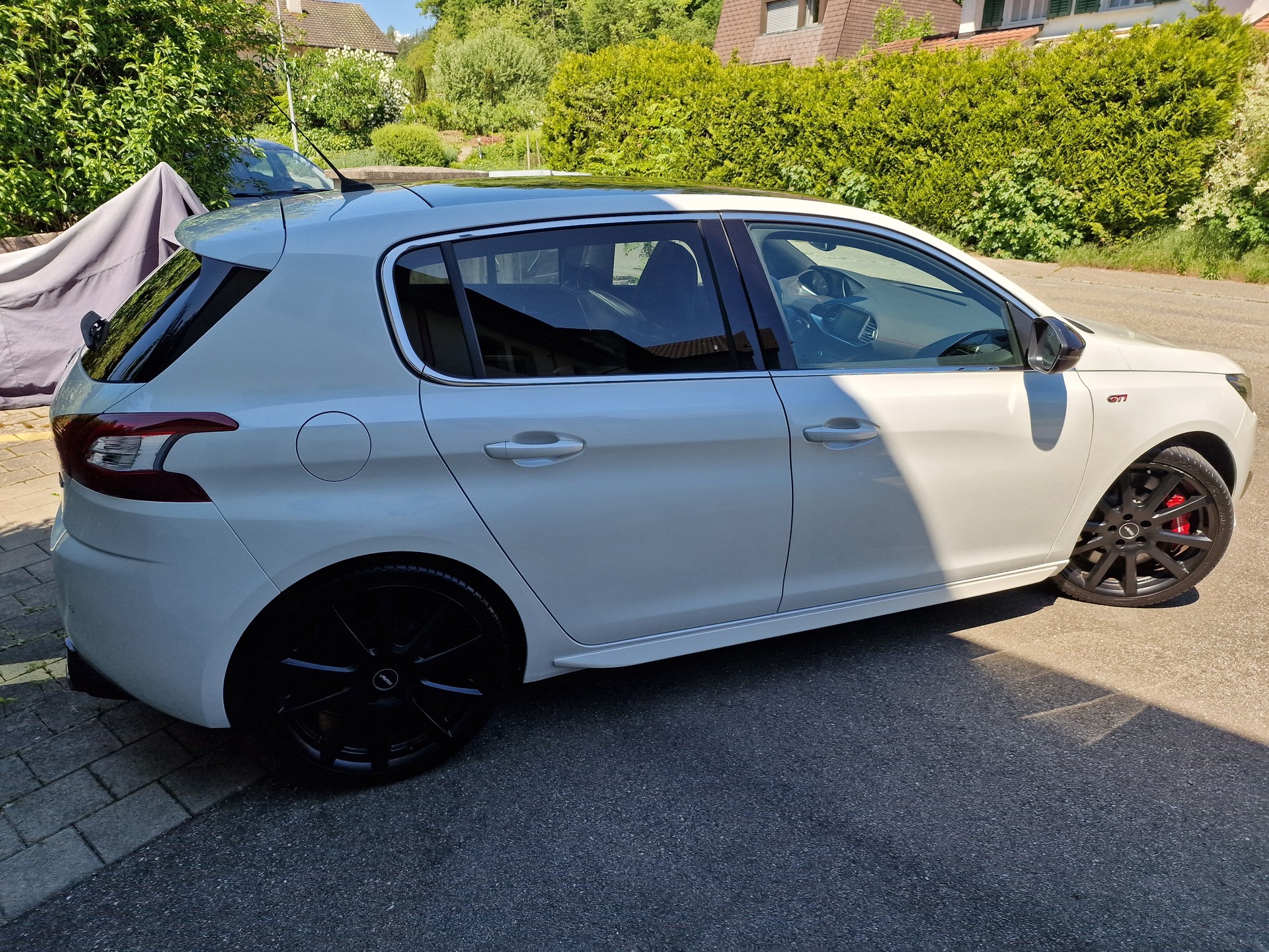 PEUGEOT 308 1.6 GTi-image-10