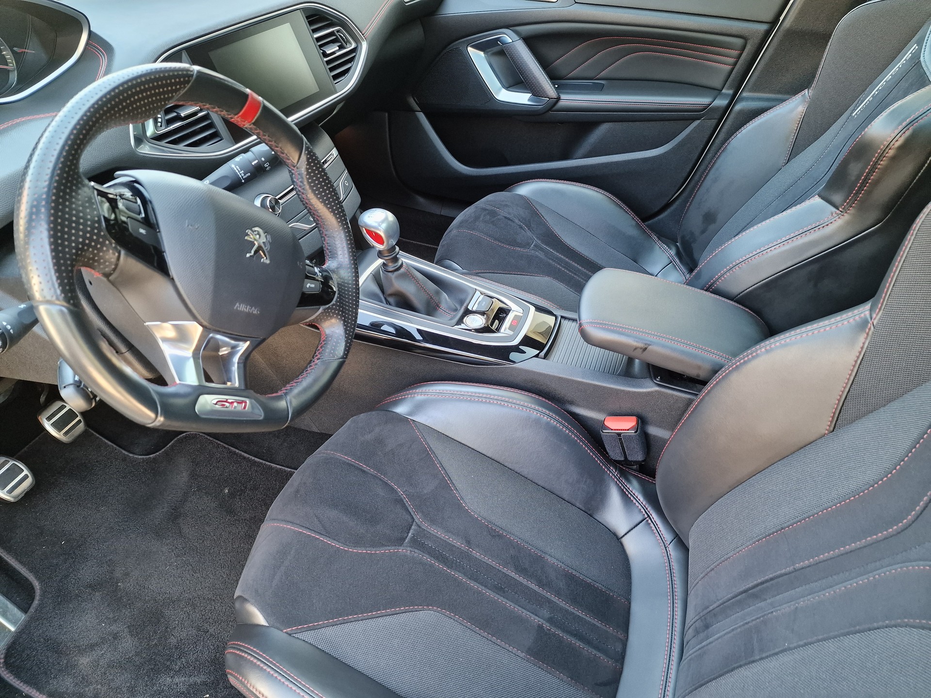 PEUGEOT 308 1.6 GTi-image-3