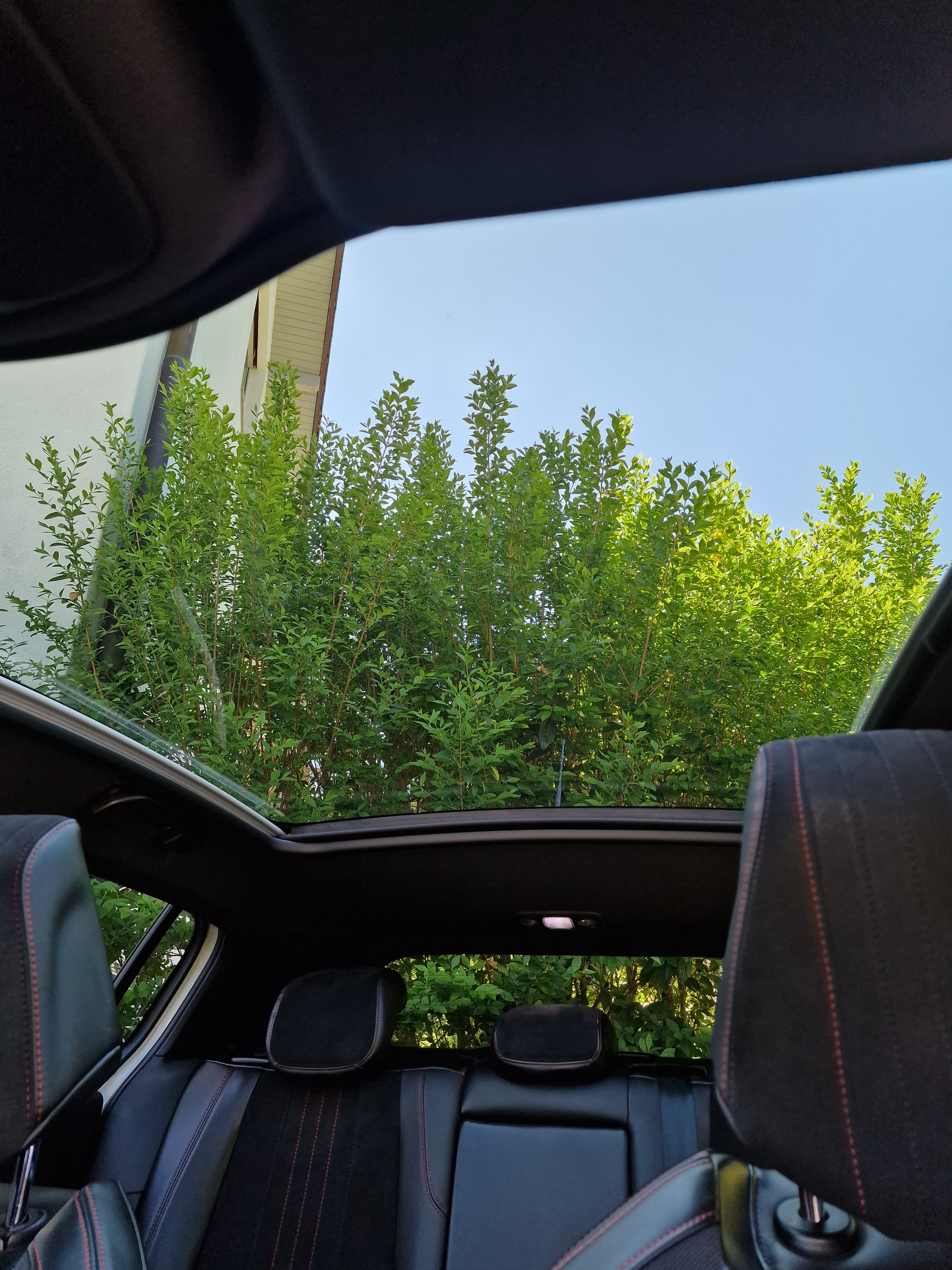 PEUGEOT 308 1.6 GTi-image-8