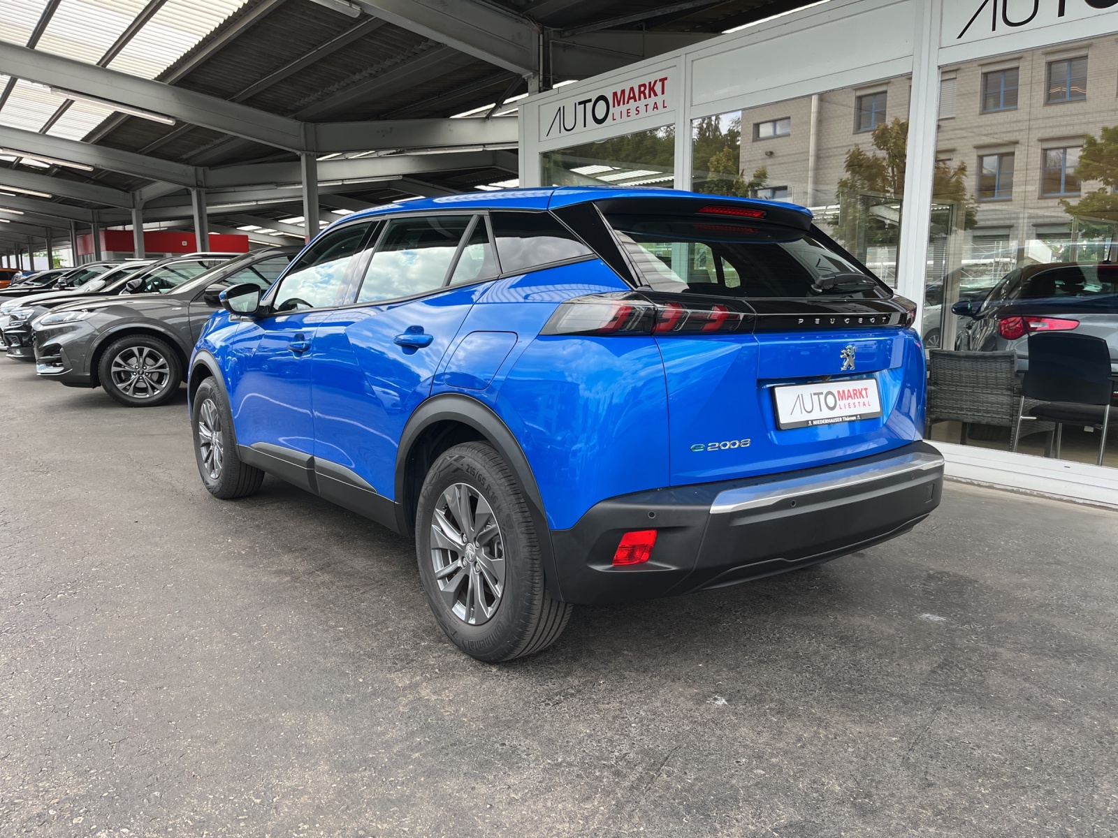 PEUGEOT 2008 e Active Pack-image-2