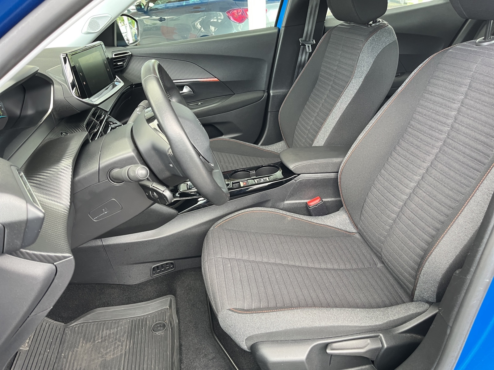 PEUGEOT 2008 e Active Pack-image-6