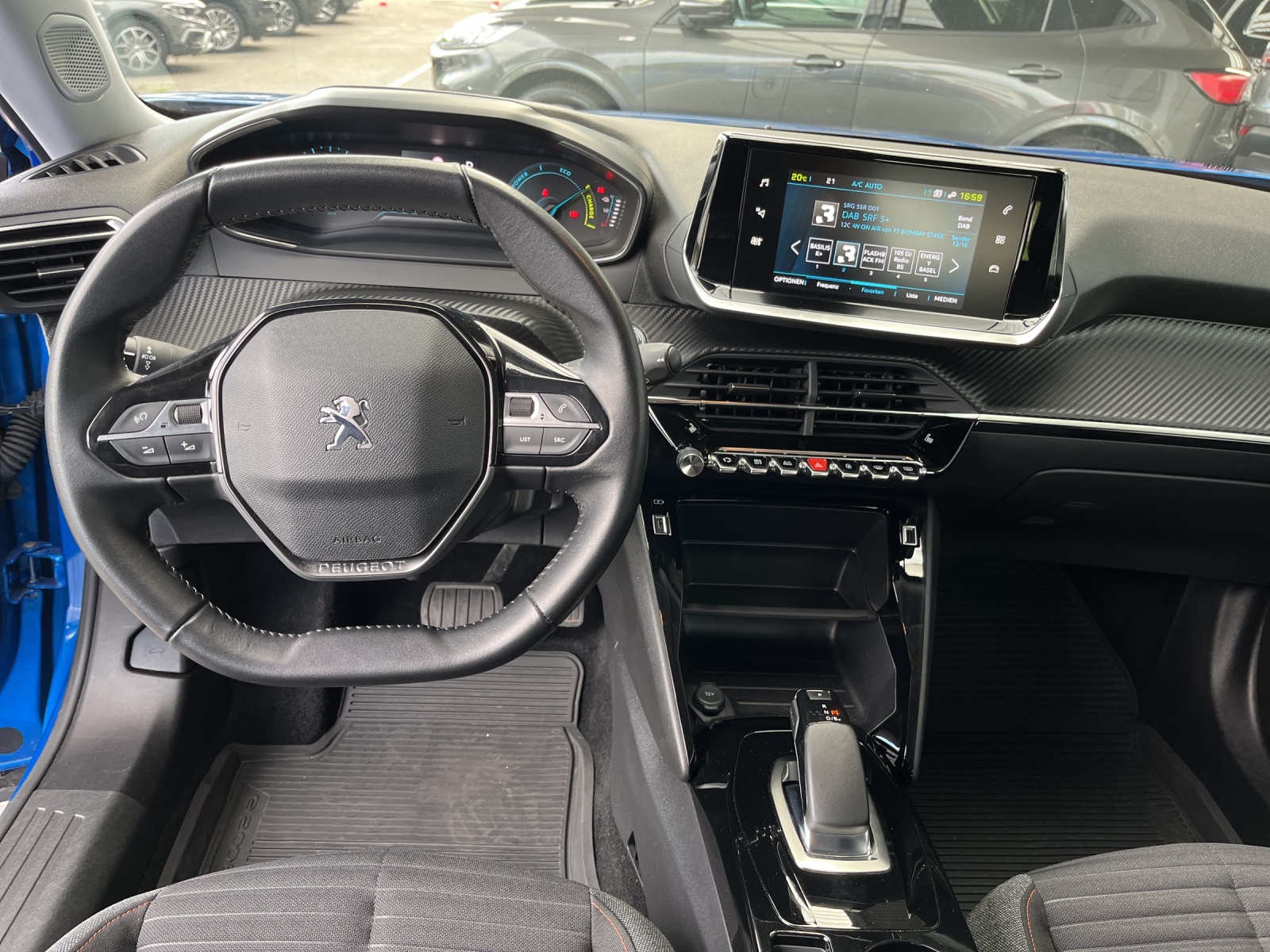 PEUGEOT 2008 e Active Pack-image-7