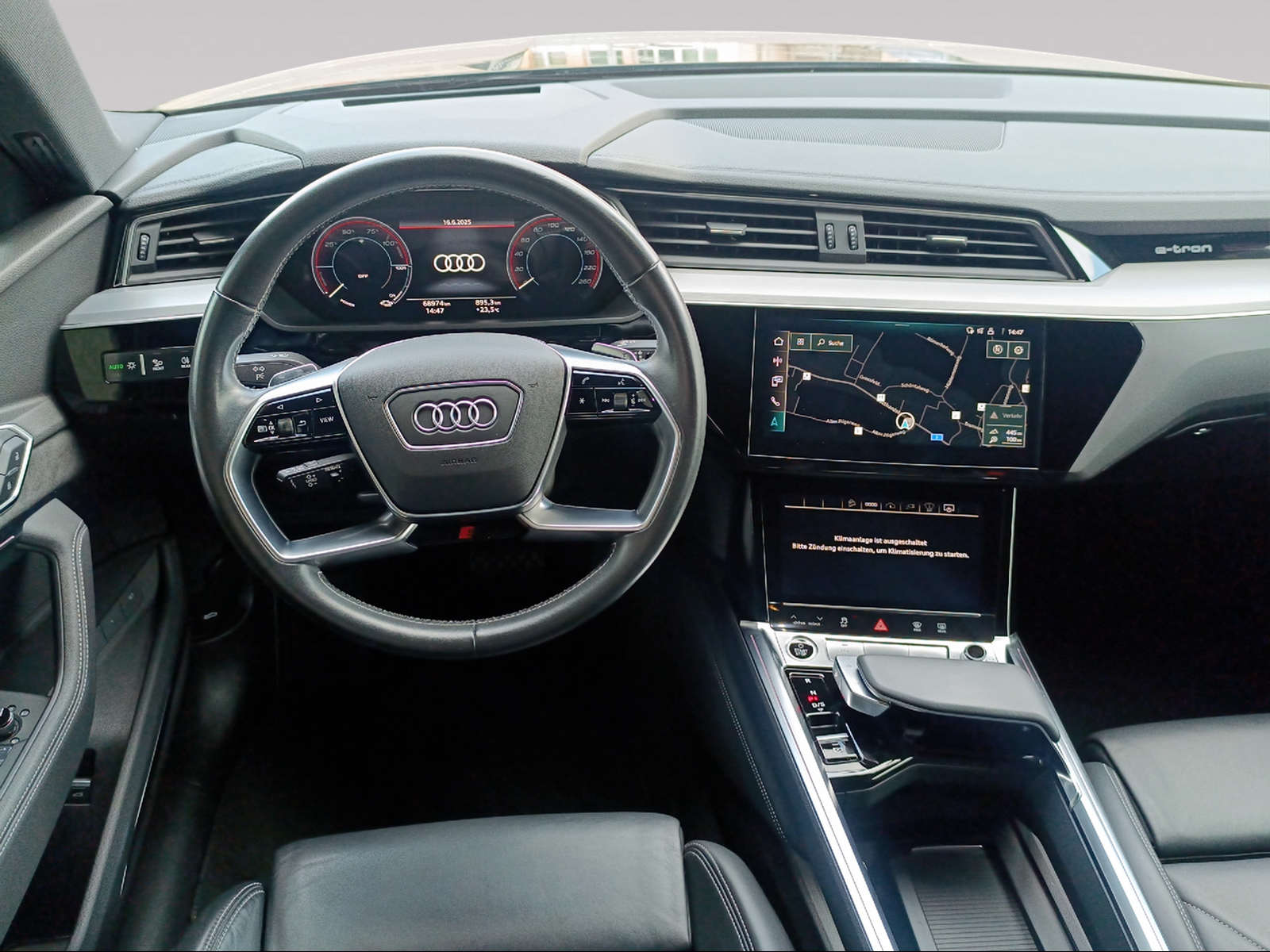 AUDI e-tron 55 Sportback S Line quattro-image-8