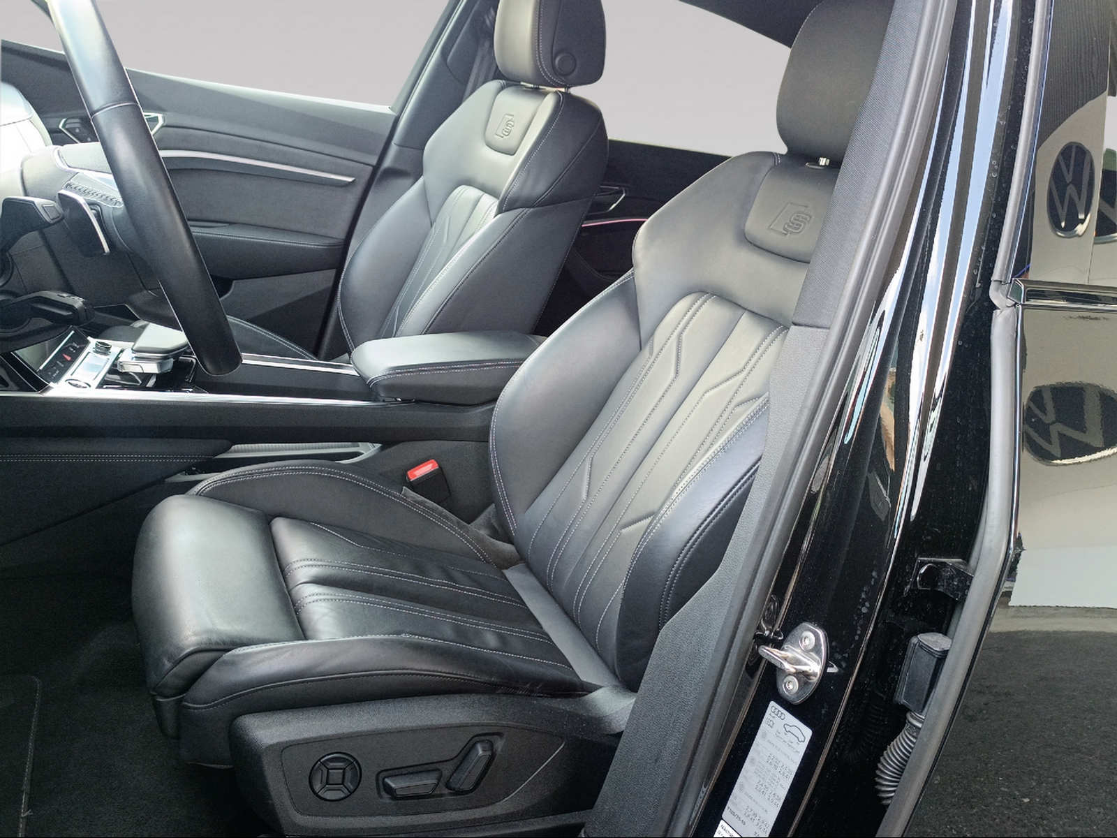 AUDI e-tron 55 Sportback S Line quattro-image-7