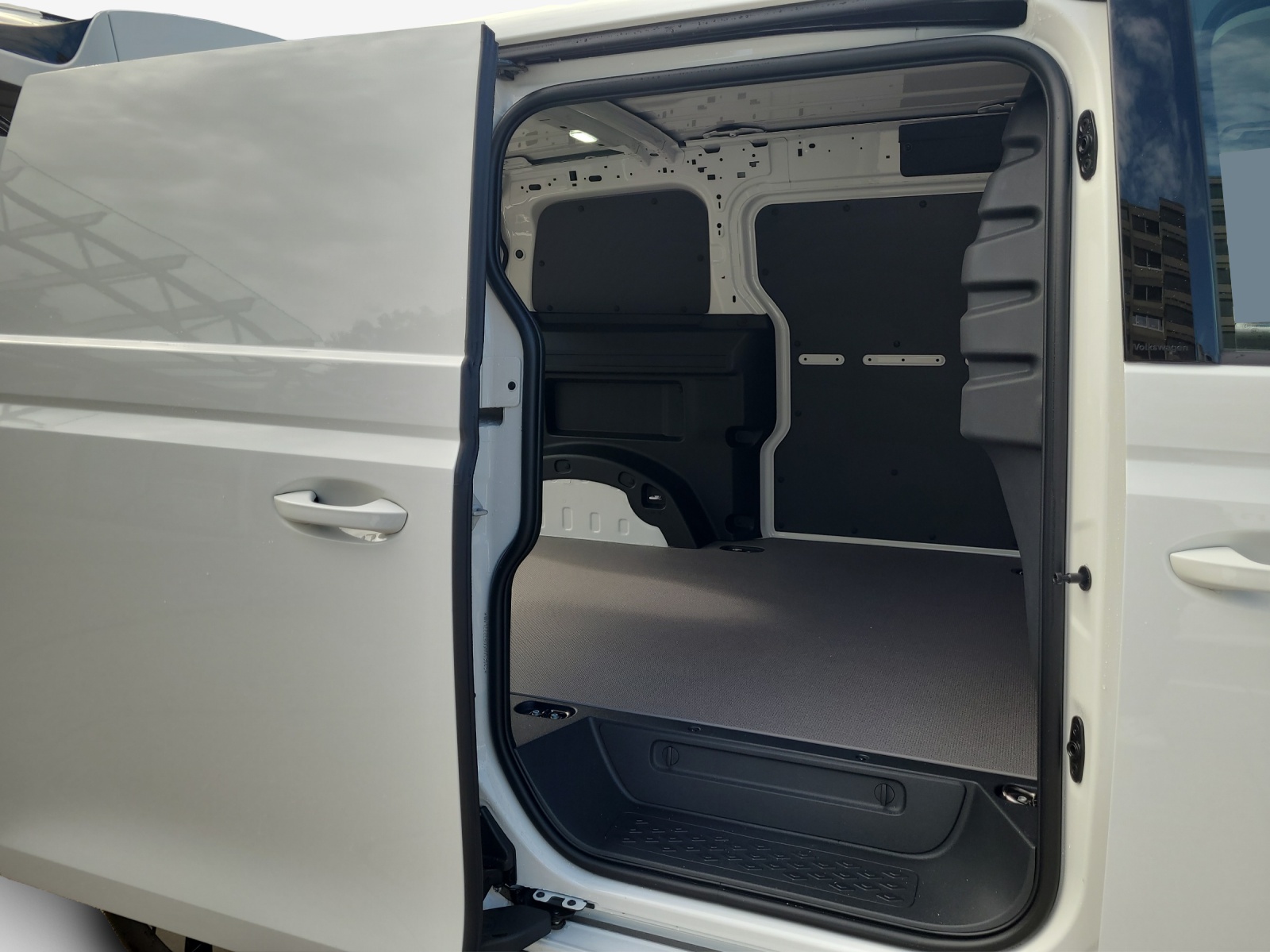 VW ID. Buzz Cargo Pure-image-7
