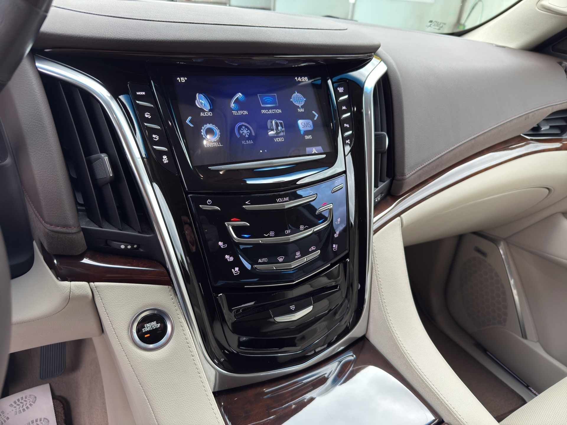 CADILLAC Escalade 6.2 Platinum Automatic-image-7
