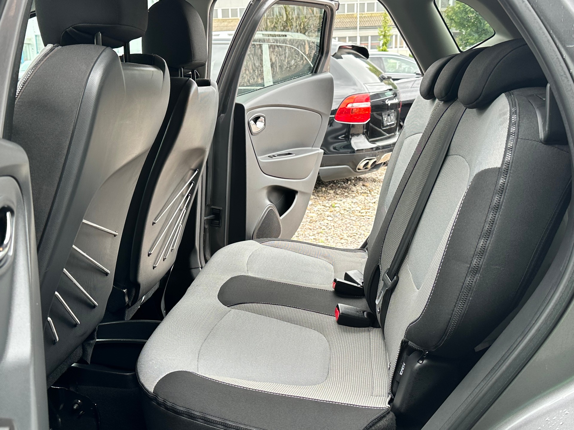 RENAULT Captur 1.2 T 16V Privilège EDC-image-14