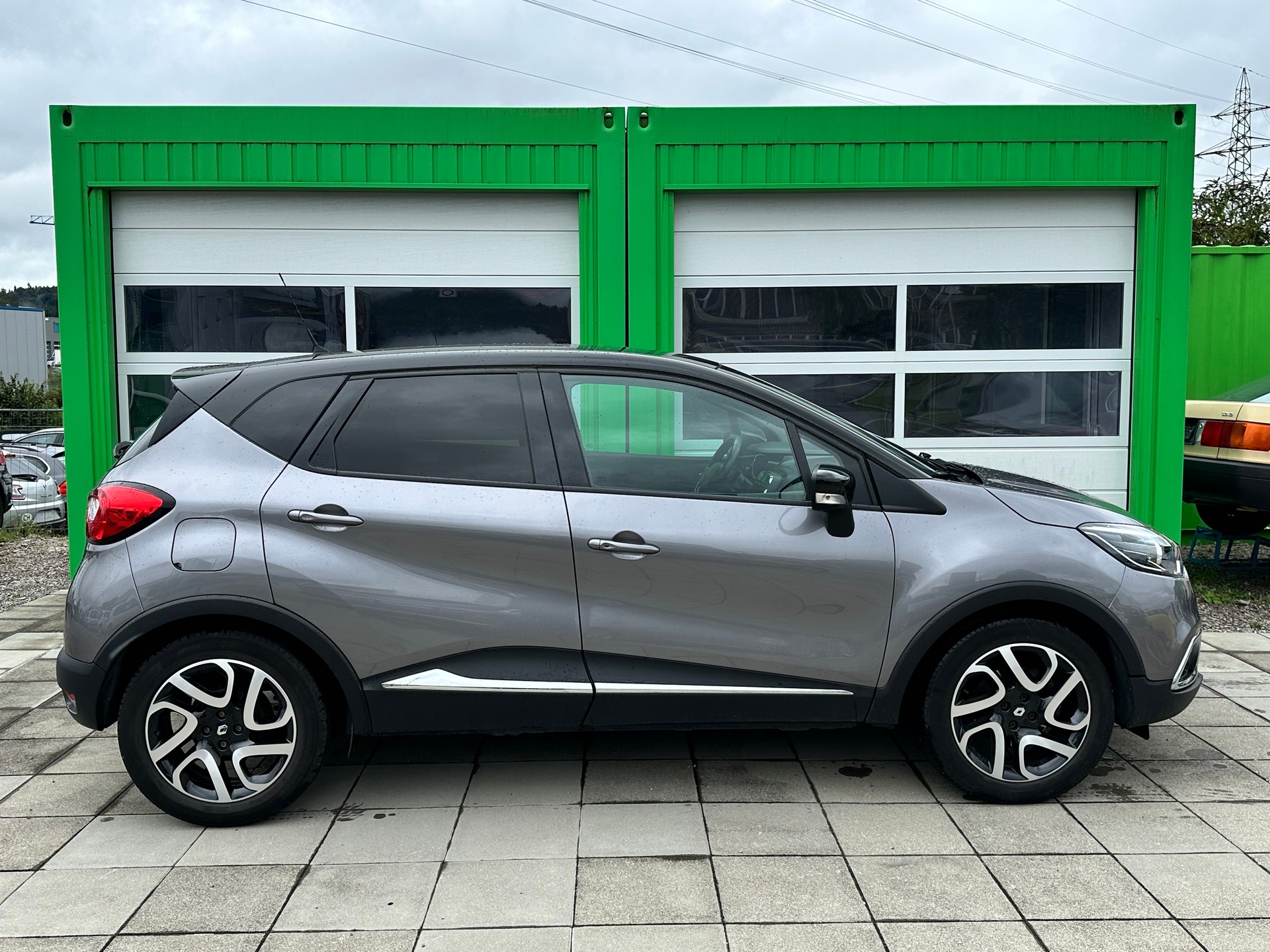 RENAULT Captur 1.2 T 16V Privilège EDC-image-5