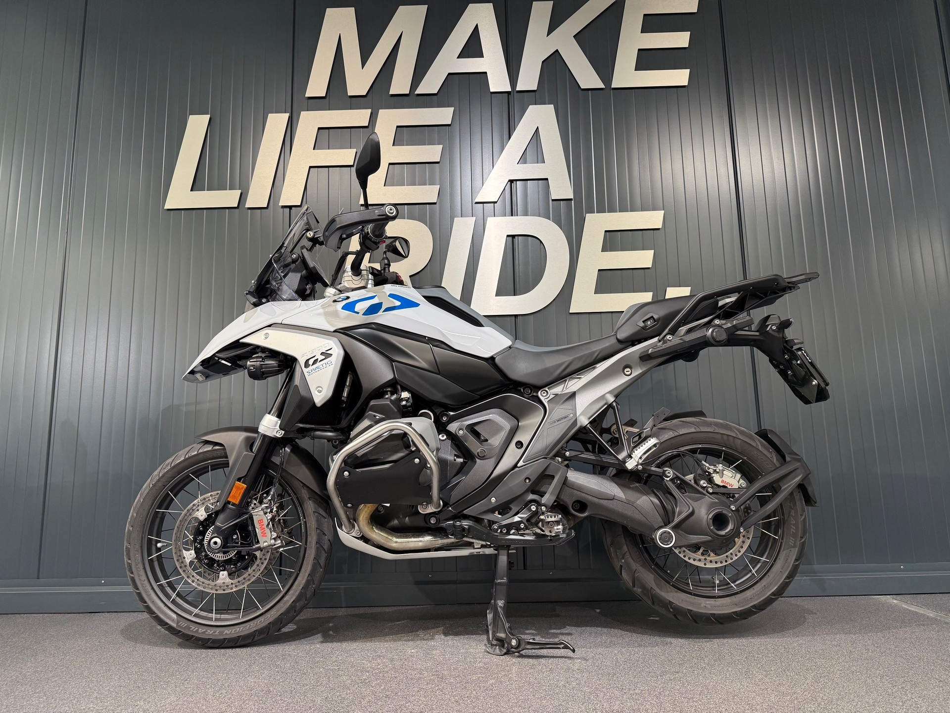 BMW R 1300 GS ASA - Inklusive Service-Paket 3 Jahre / 30'000km!-showroom-element-2