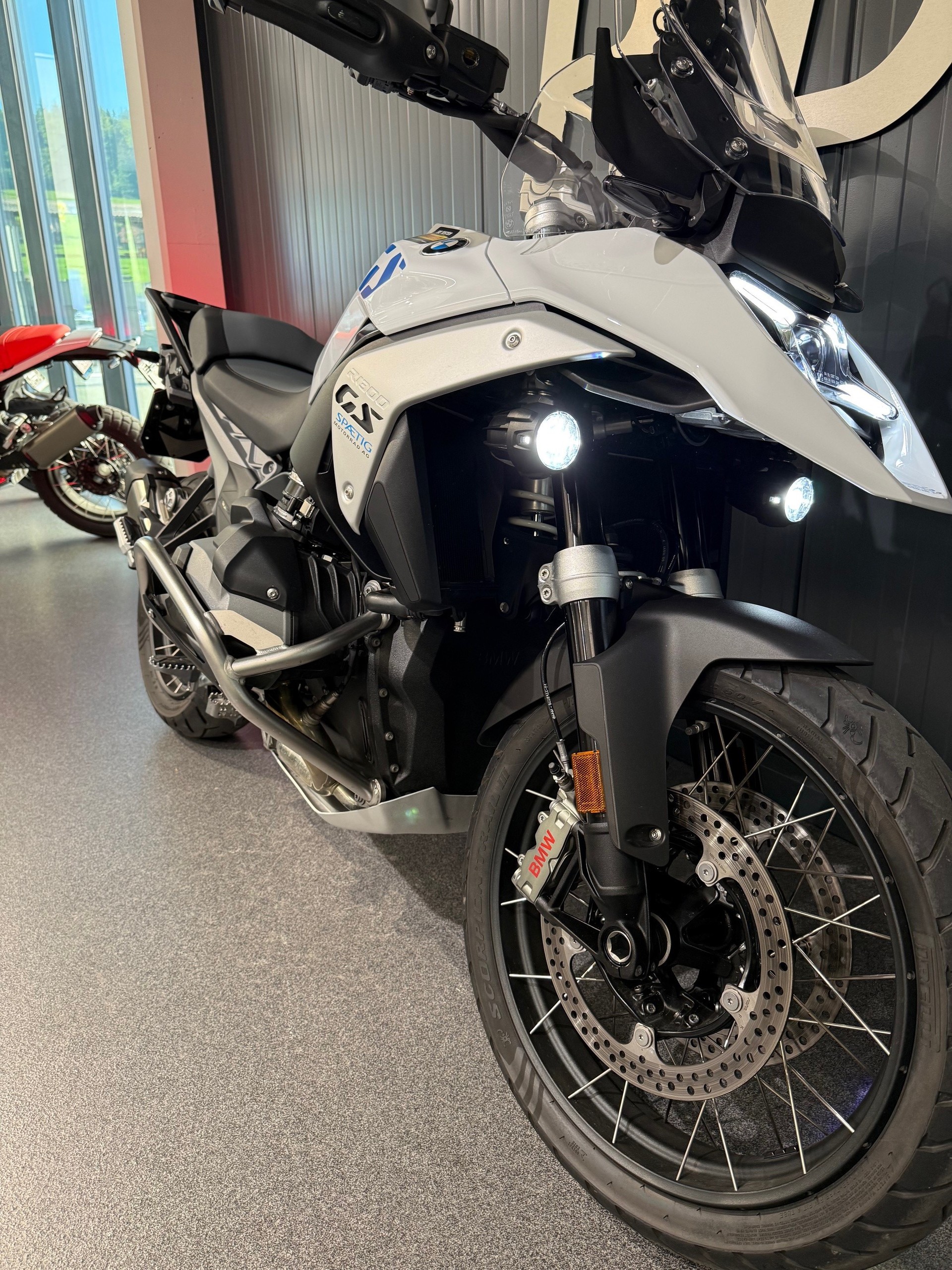 BMW R 1300 GS ASA - Inklusive Service-Paket 3 Jahre / 30'000km!-showroom-element-3