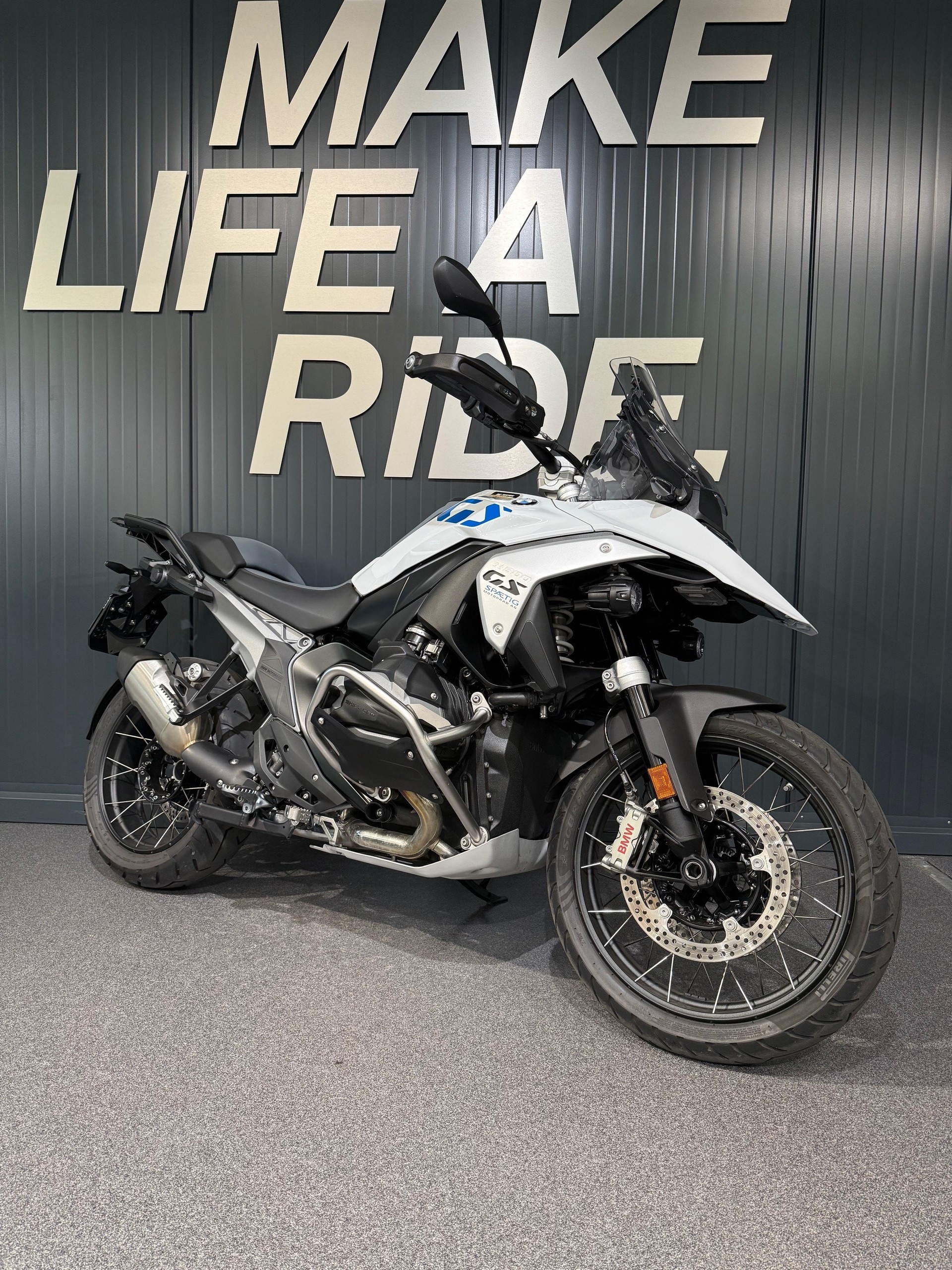 BMW R 1300 GS ASA - Inklusive Service-Paket 3 Jahre / 30'000km!-showroom-element-1