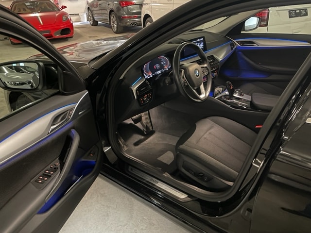 BMW 520d xDrive Touring Fleet Edition Steptronic-image-4