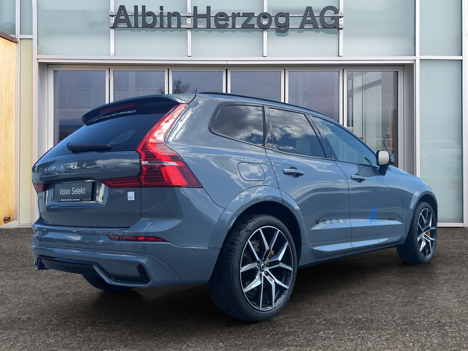 VOLVO XC60 2.0 T8 TE Polestar eAWD-image-3