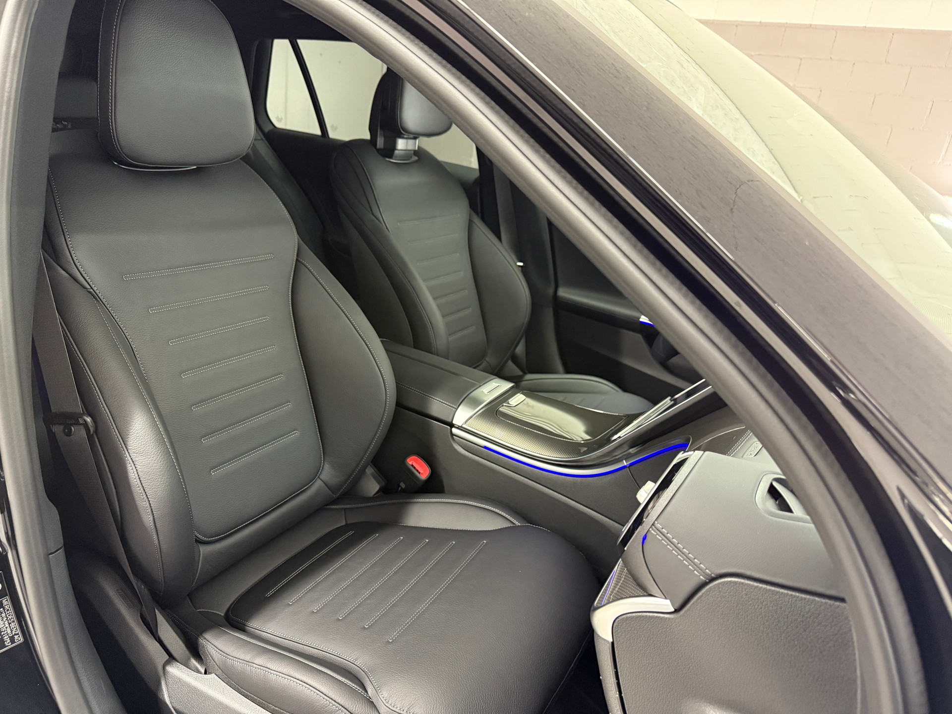 MERCEDES-BENZ C 300 4MATIC T-Modell-image-9