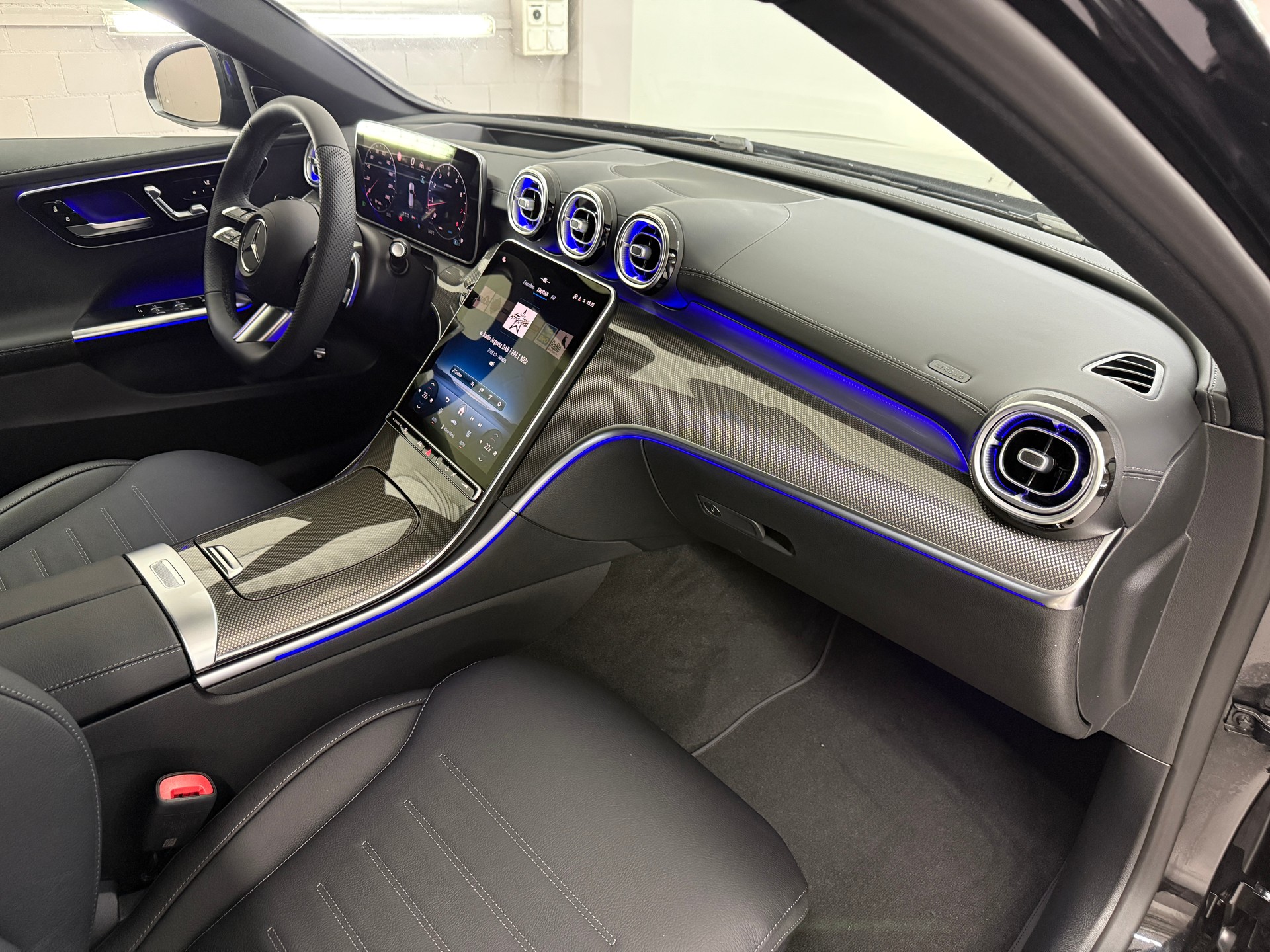 MERCEDES-BENZ C 300 4MATIC T-Modell-image-10