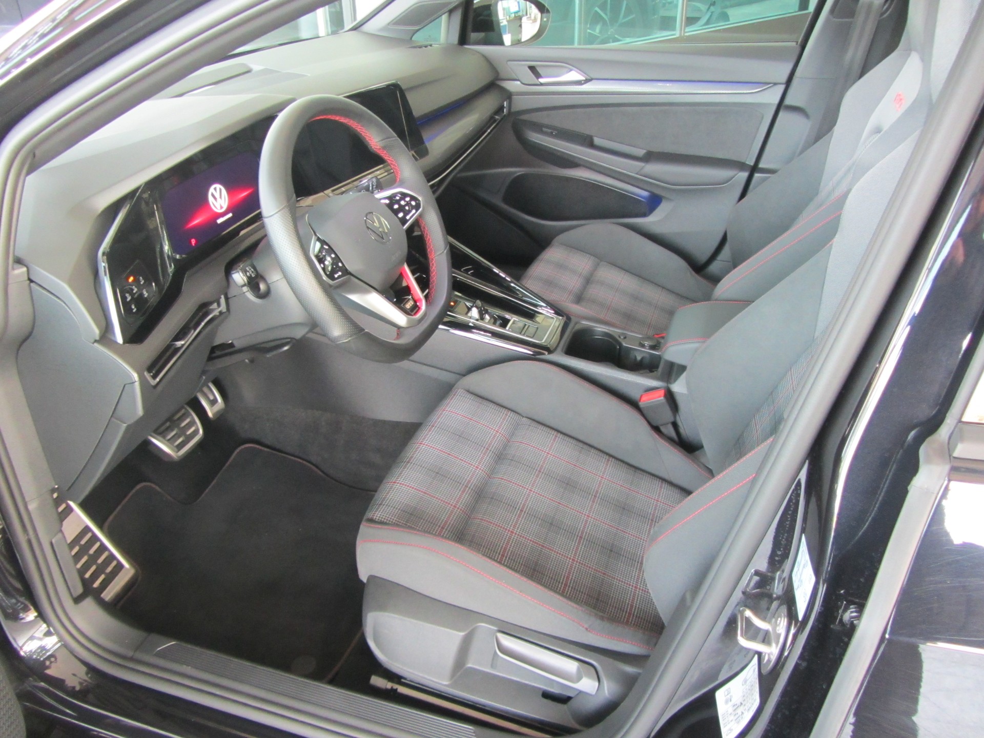 VW Golf 2.0 TSI GTI DSG-image-4