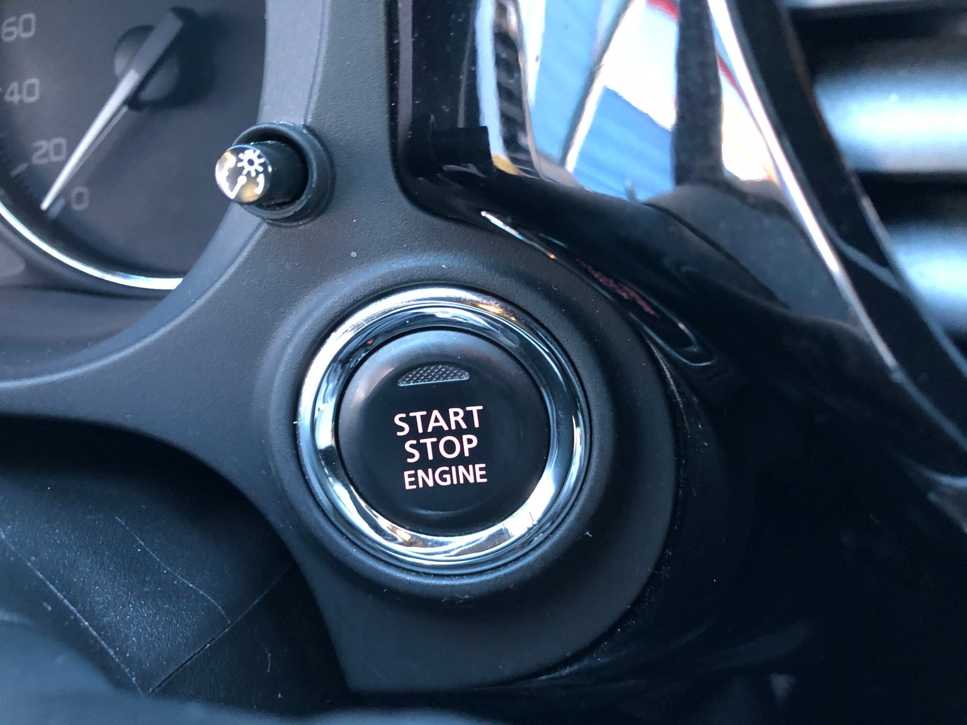 MITSUBISHI Outlander 2.0 BlackLine 4WD CVT-image-13