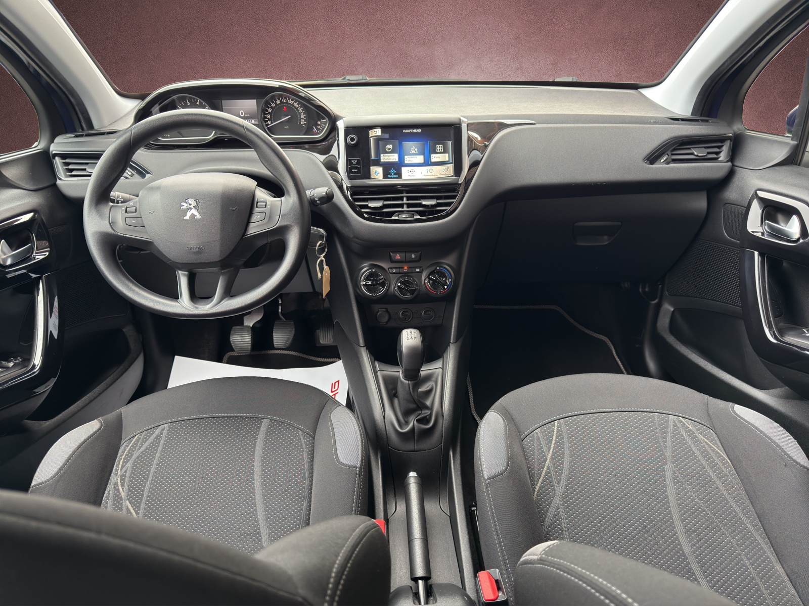 PEUGEOT 208 1.2 VTI Intuitive-image-7