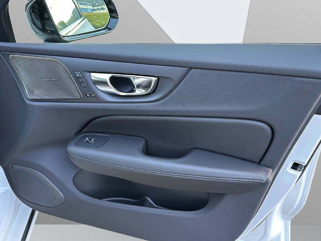 VOLVO V60 2.0 T6 TE Plus Dark eAWD Business-image-12