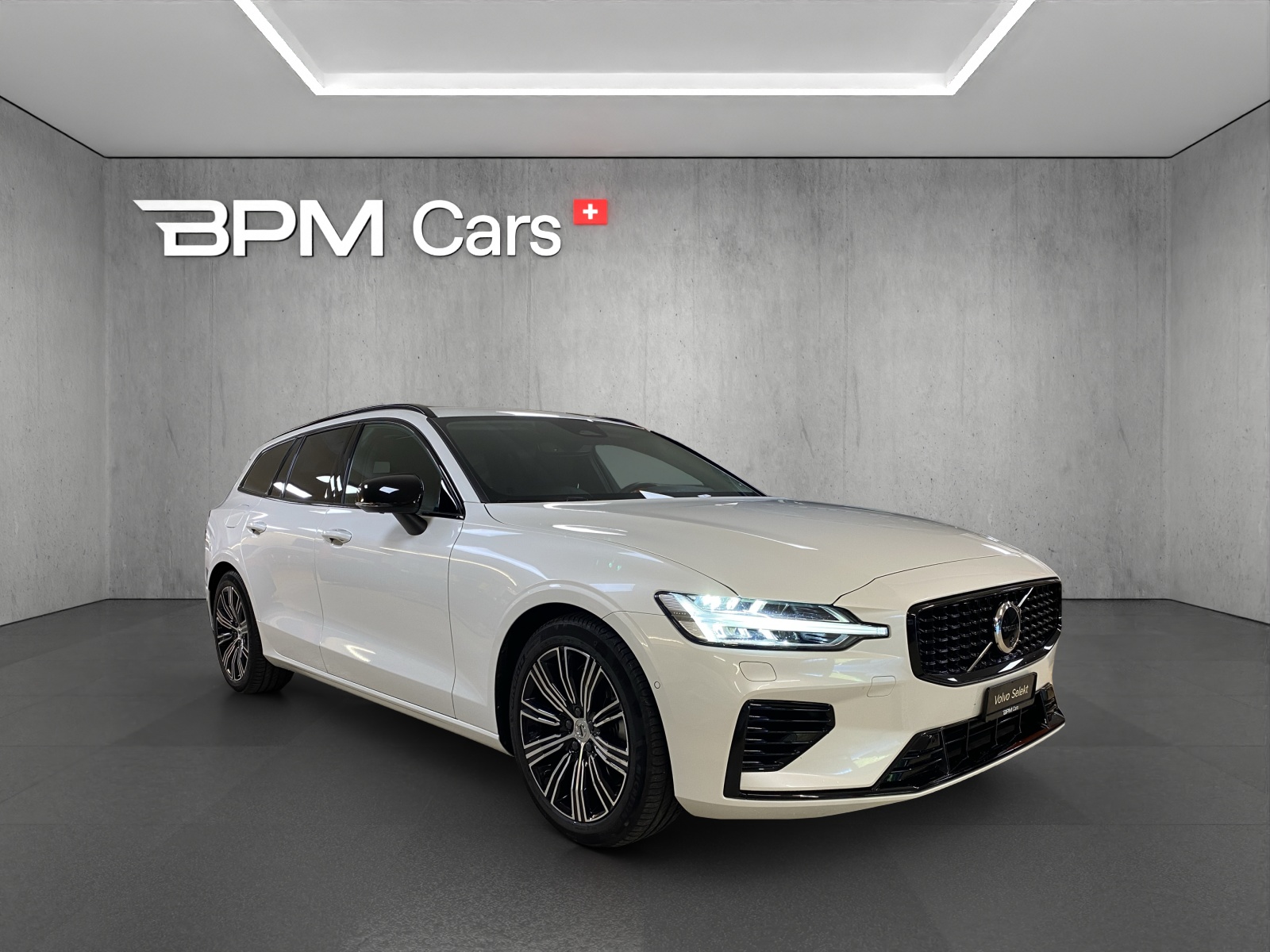 VOLVO V60 2.0 T6 TE Plus Dark eAWD Business-image-4
