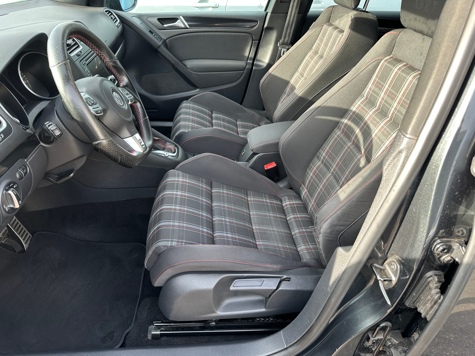 VW GOLF-image-5