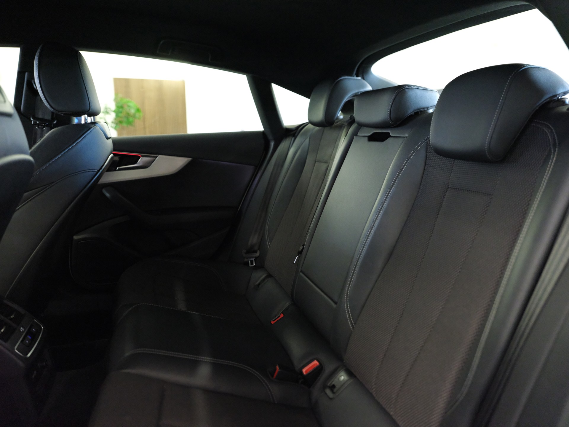 AUDI A5 Sportback 35 TDI S-Line Attraction S-tronic *S line competition plus* *Assistenzpaket Parken*-image-29