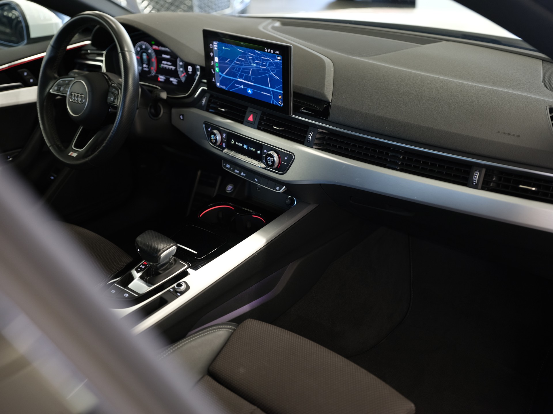 AUDI A5 Sportback 35 TDI S-Line Attraction S-tronic *S line competition plus* *Assistenzpaket Parken*-image-18
