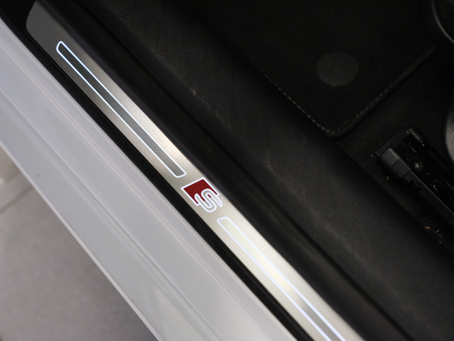 AUDI A5 Sportback 35 TDI S-Line Attraction S-tronic *S line competition plus* *Assistenzpaket Parken*-image-28