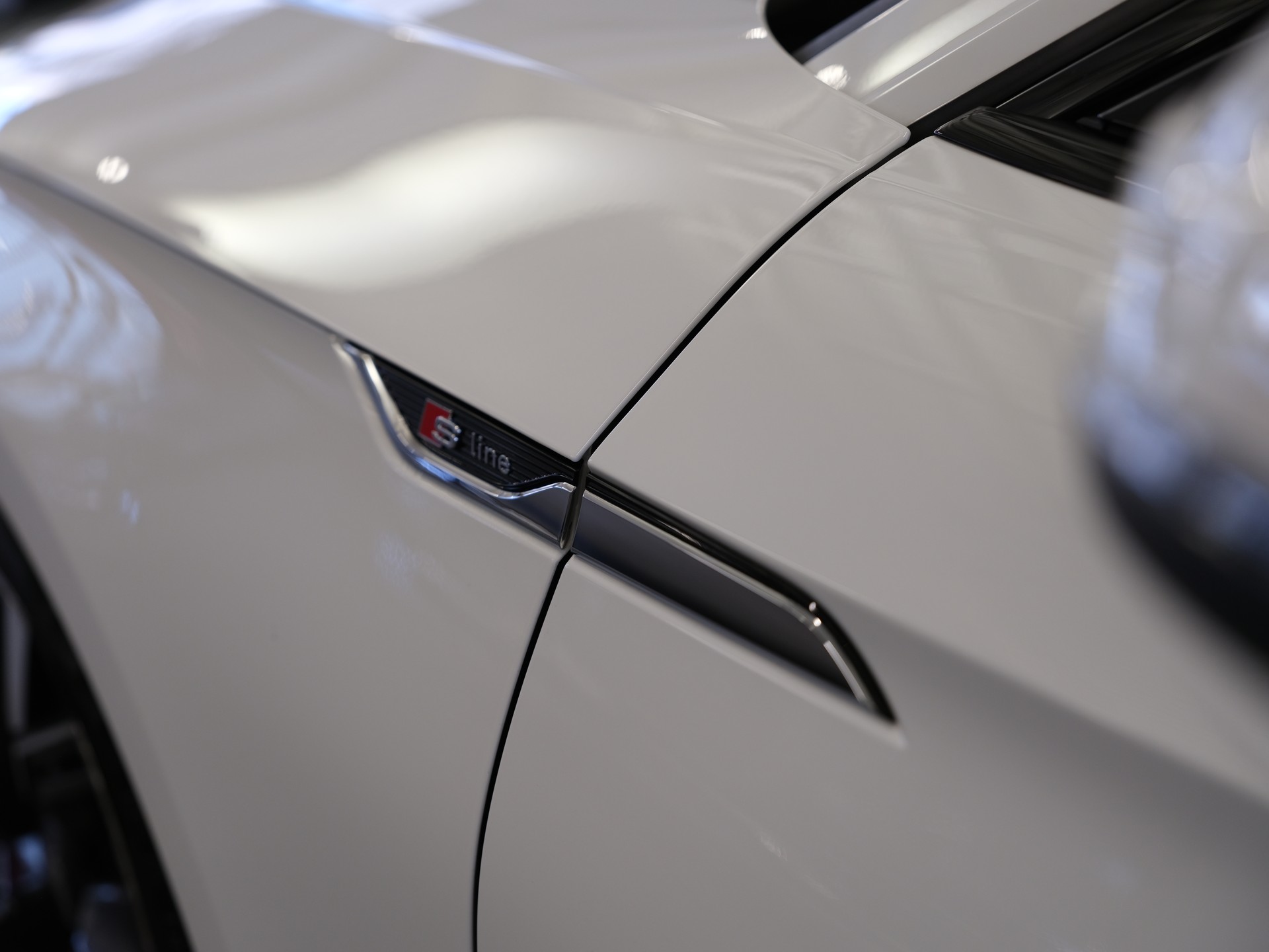 AUDI A5 Sportback 35 TDI S-Line Attraction S-tronic *S line competition plus* *Assistenzpaket Parken*-image-15