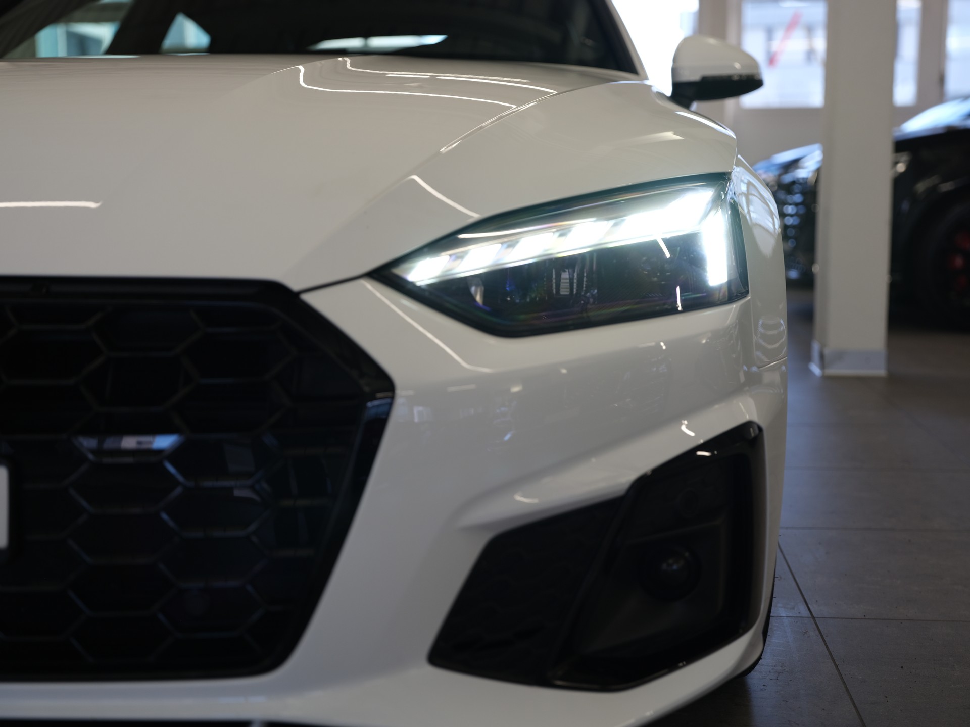 AUDI A5 Sportback 35 TDI S-Line Attraction S-tronic *S line competition plus* *Assistenzpaket Parken*-image-9