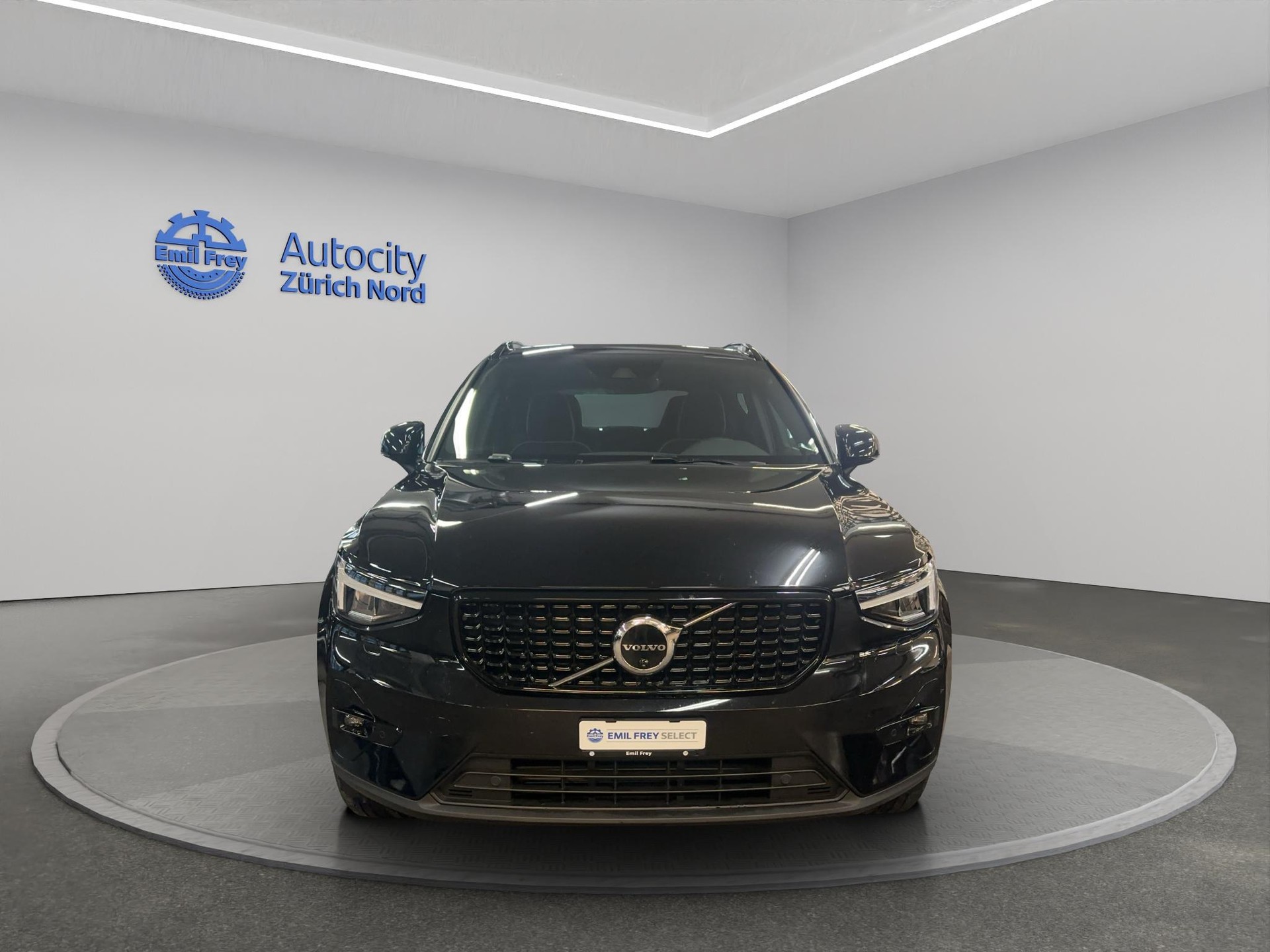 VOLVO XC40 1.5 T5 PiH Ultimate Dark-image-3