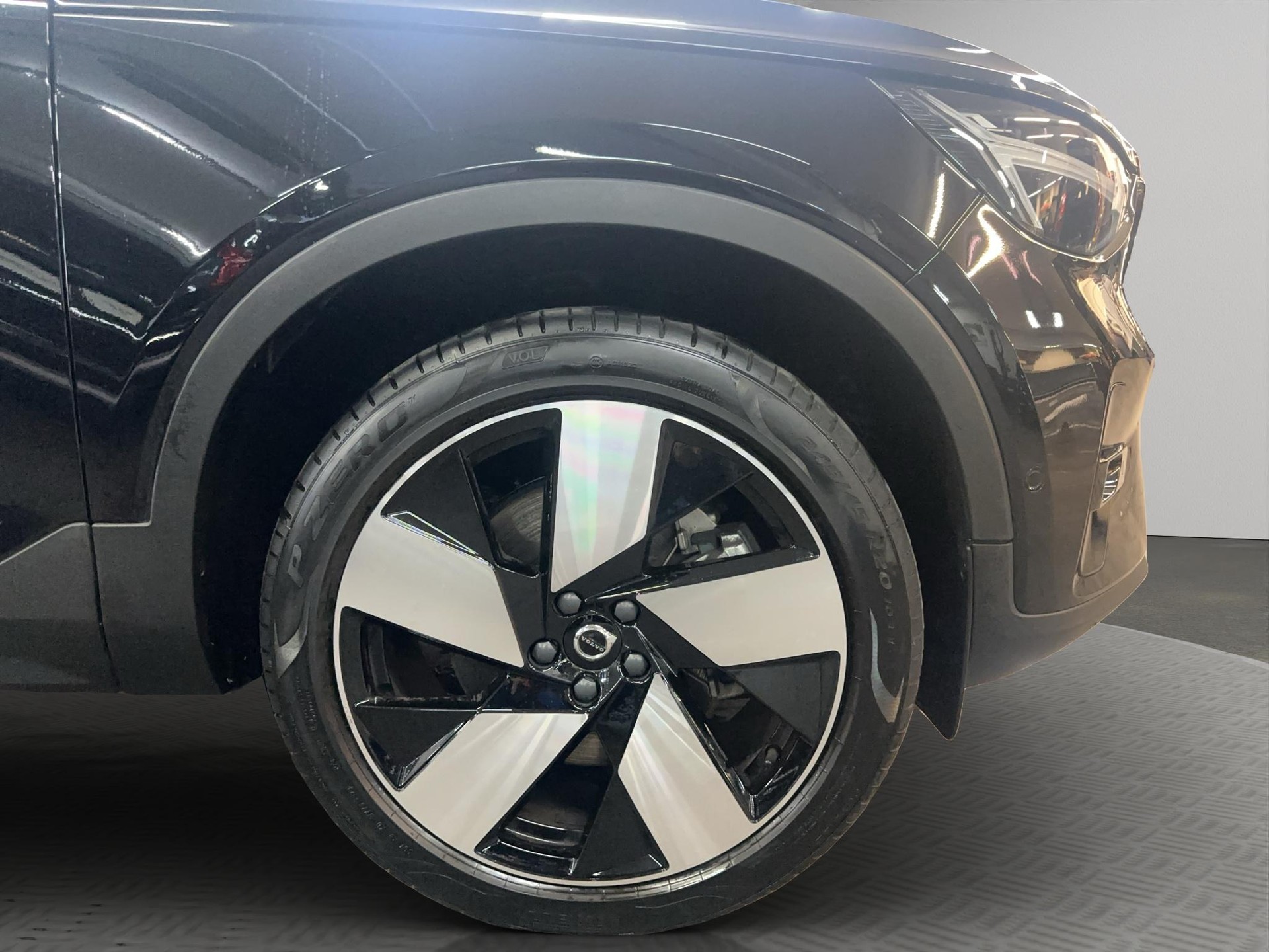 VOLVO XC40 1.5 T5 PiH Ultimate Dark-image-8