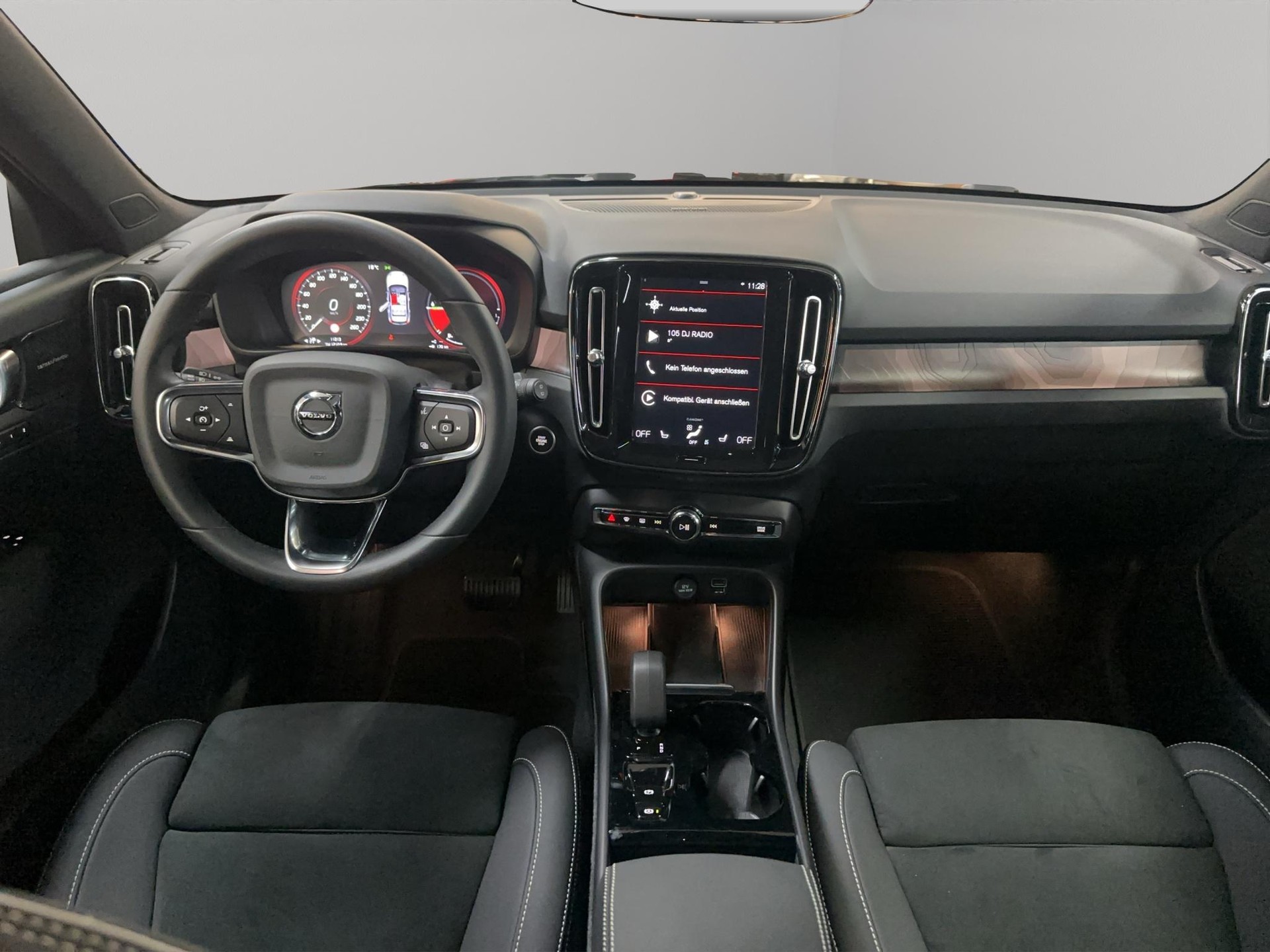 VOLVO XC40 1.5 T5 PiH Ultimate Dark-image-7