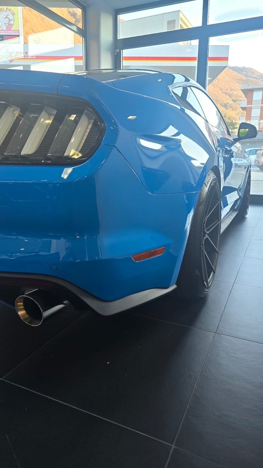 FORD Mustang Fastback 5.0 V8 GT Blue Edition-image-2